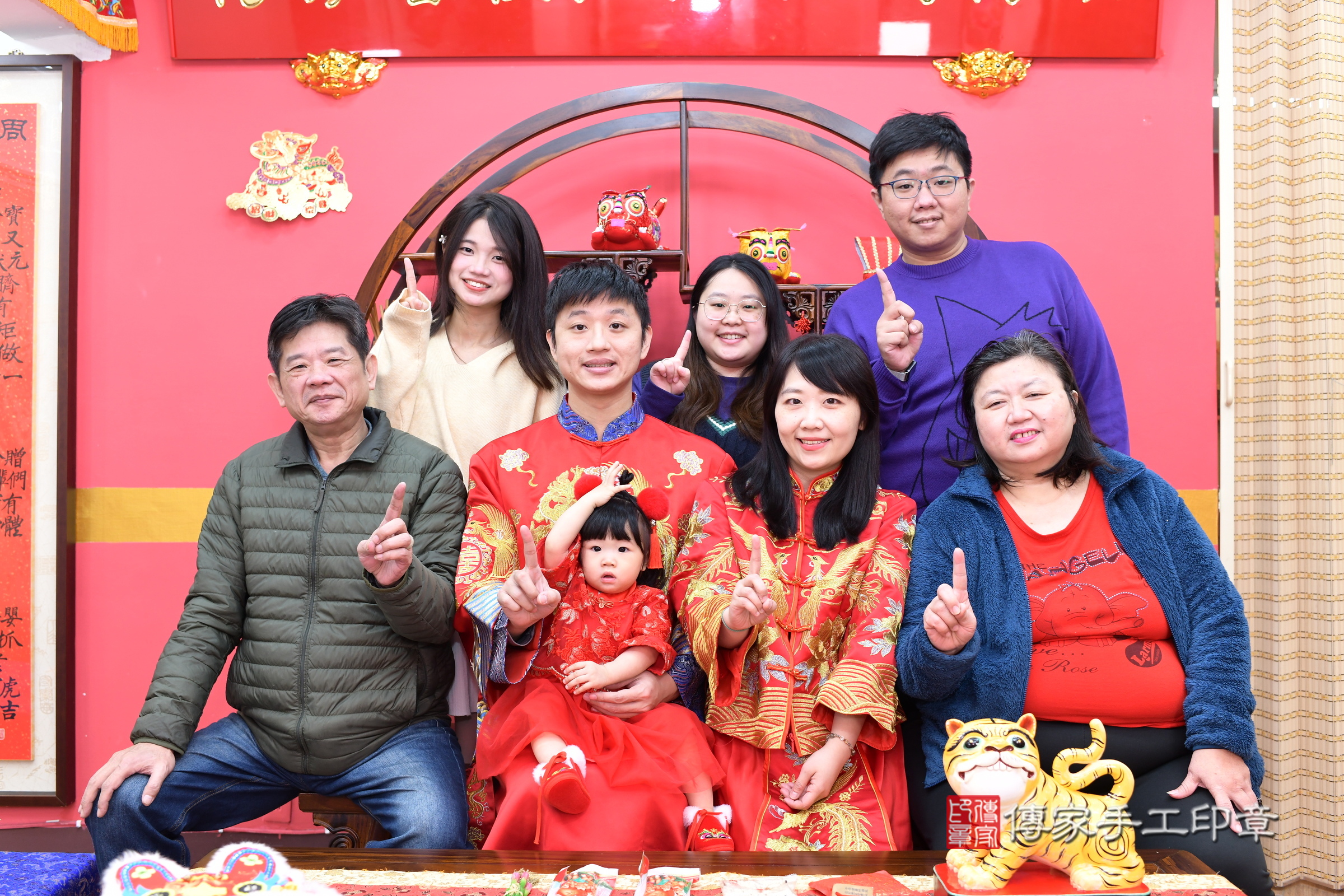 台北市大同區婷婷寶寶抓周推薦:傳家台北店抓周度脺中國風會場,嬰兒古禮抓周流程儀式吉祥話、抓周道具物品24種、拍照。抓周證書。2024.12.28,照片11 台北市大同區婷婷寶寶抓周推薦:傳家台北店抓周度脺中國風會場,嬰兒古禮抓周流程儀式吉祥話、抓周道具物品24種、拍照。抓周證書。2024.12.28,照片11