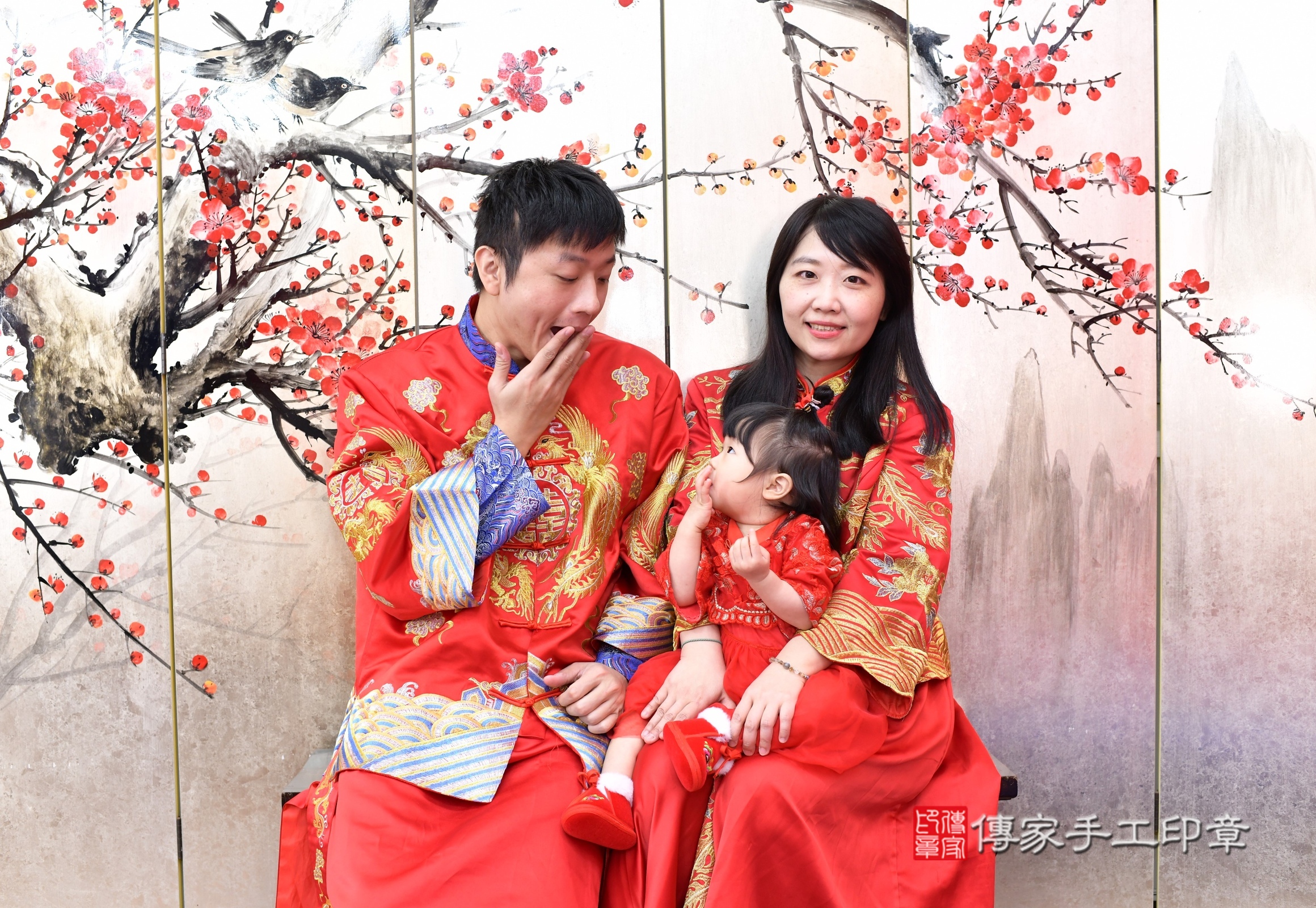 台北市大同區婷婷寶寶抓周推薦:傳家台北店抓周度脺中國風會場,嬰兒古禮抓周流程儀式吉祥話、抓周道具物品24種、拍照。抓周證書。2024.12.28,照片2 台北市大同區婷婷寶寶抓周推薦:傳家台北店抓周度脺中國風會場,嬰兒古禮抓周流程儀式吉祥話、抓周道具物品24種、拍照。抓周證書。2024.12.28,照片2