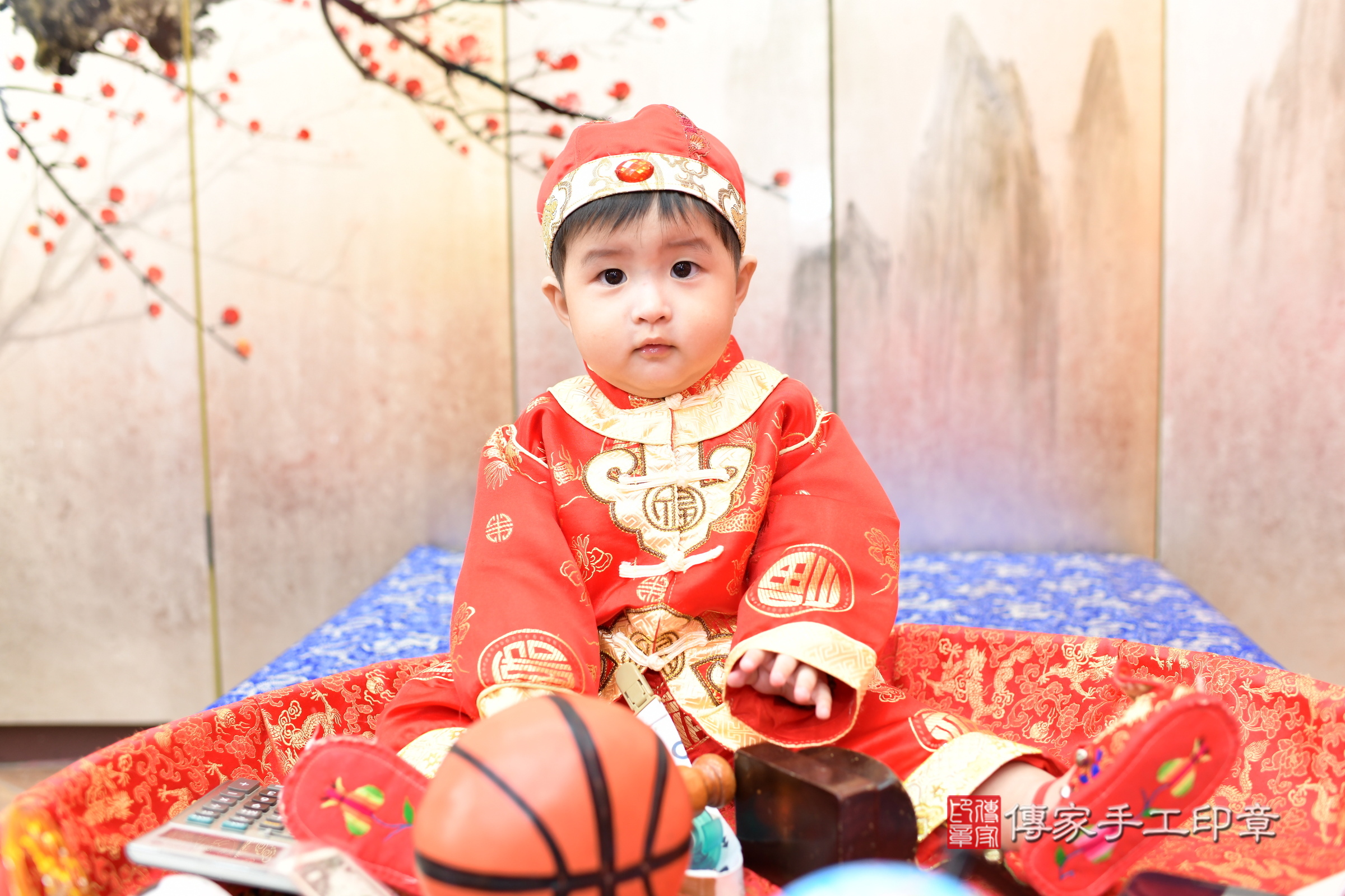 新北市永和區辰辰寶寶抓周推薦:傳家新北店抓周度脺中國風會場,嬰兒古禮抓周流程儀式吉祥話、抓周道具物品24種、拍照。抓周證書。2025.1.1,照片6 新北市永和區辰辰寶寶抓周推薦:傳家新北店抓周度脺中國風會場,嬰兒古禮抓周流程儀式吉祥話、抓周道具物品24種、拍照。抓周證書。2025.1.1,照片6