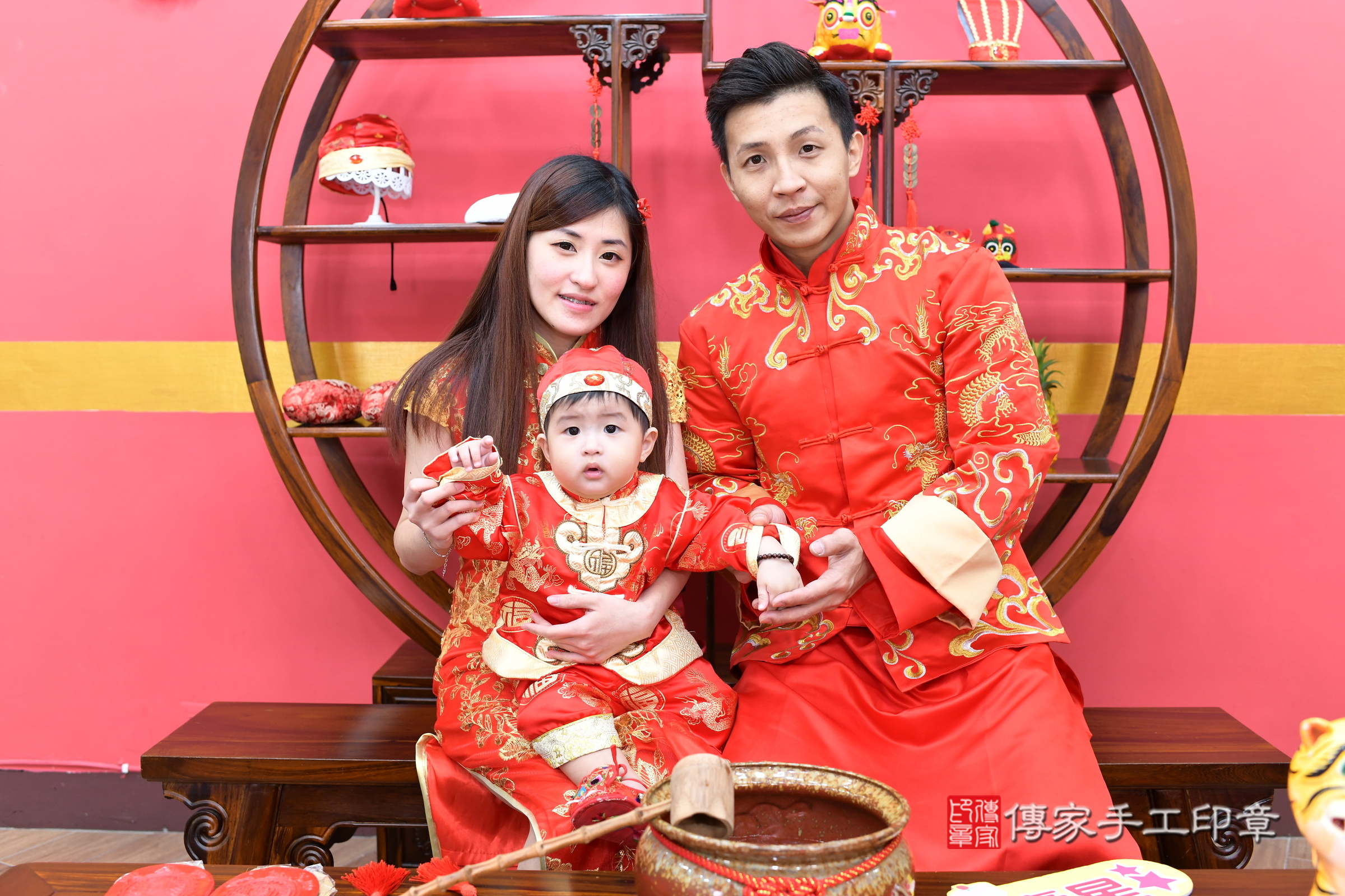 新北市永和區辰辰寶寶抓周推薦:傳家新北店抓周度脺中國風會場,嬰兒古禮抓周流程儀式吉祥話、抓周道具物品24種、拍照。抓周證書。2025.1.1,照片15 新北市永和區辰辰寶寶抓周推薦:傳家新北店抓周度脺中國風會場,嬰兒古禮抓周流程儀式吉祥話、抓周道具物品24種、拍照。抓周證書。2025.1.1,照片15