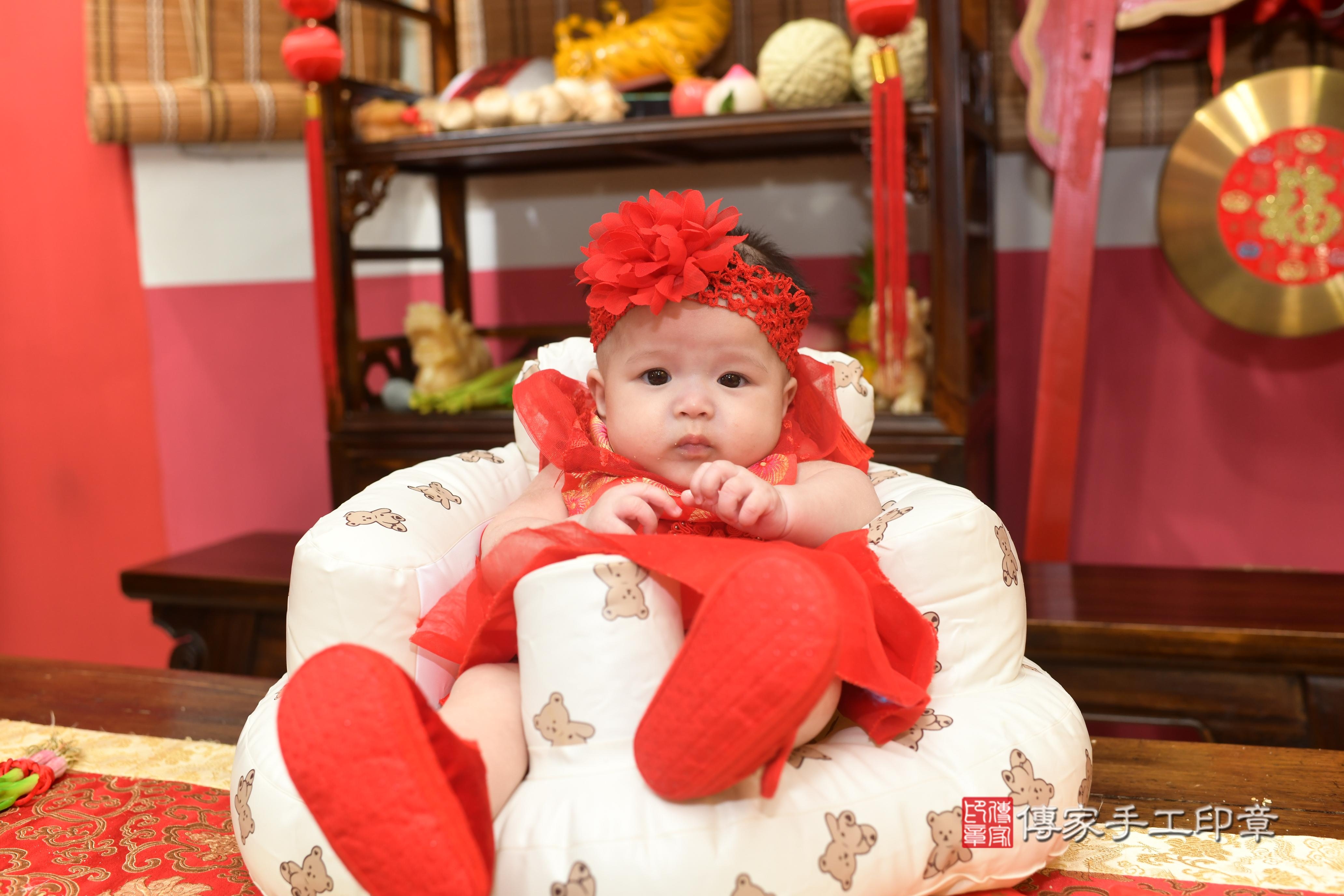 傳家手工印章高雄店、抓周、度脺、中國風會場、傳家嬰兒古禮、吉祥話、抓周道具物品24種、拍照。抓周證書。寶寶抓周、滿周歲、生日快樂、祝福