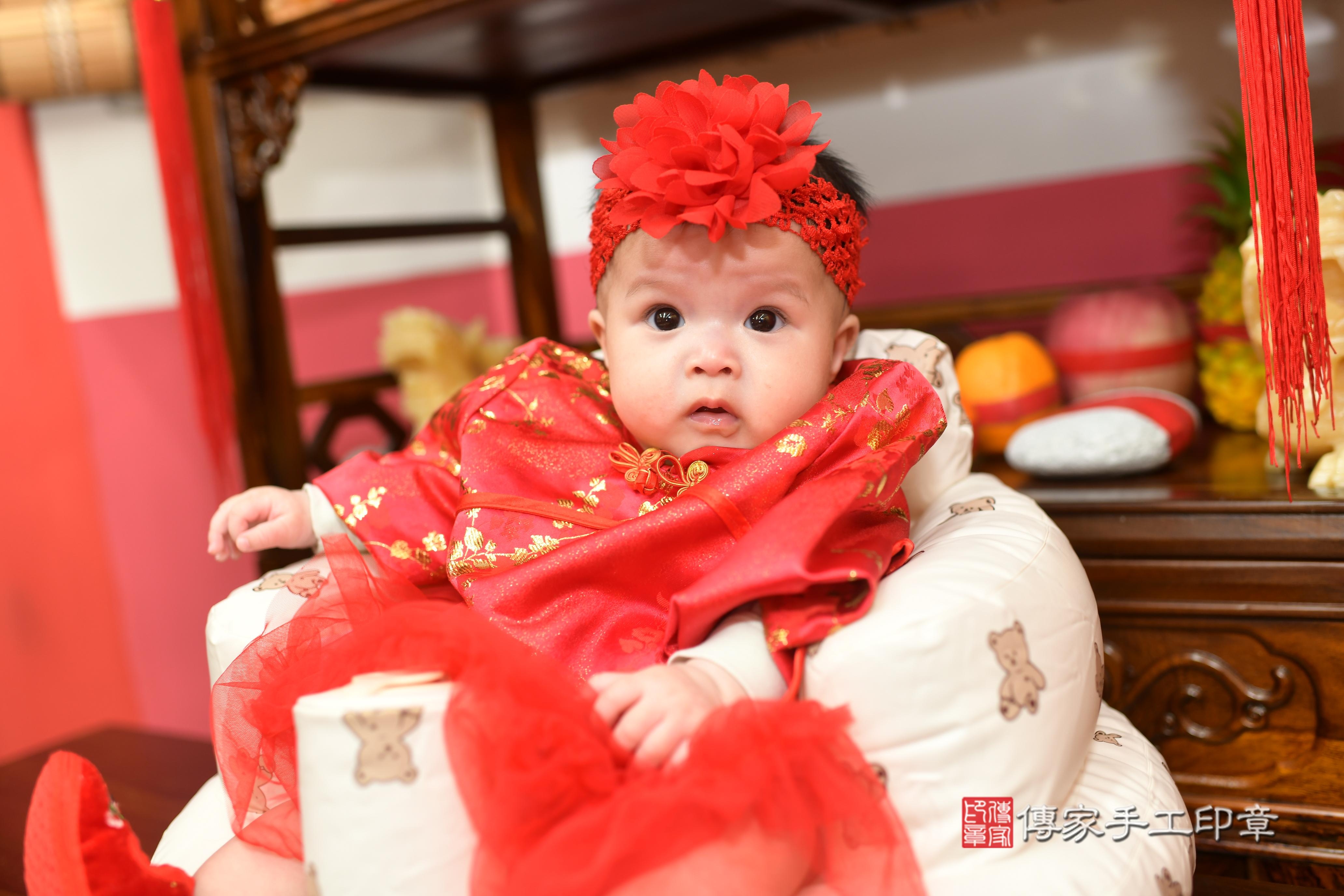 傳家手工印章高雄店、抓周、度脺、中國風會場、傳家嬰兒古禮、吉祥話、抓周道具物品24種、拍照。抓周證書。寶寶抓周、滿周歲、生日快樂、祝福