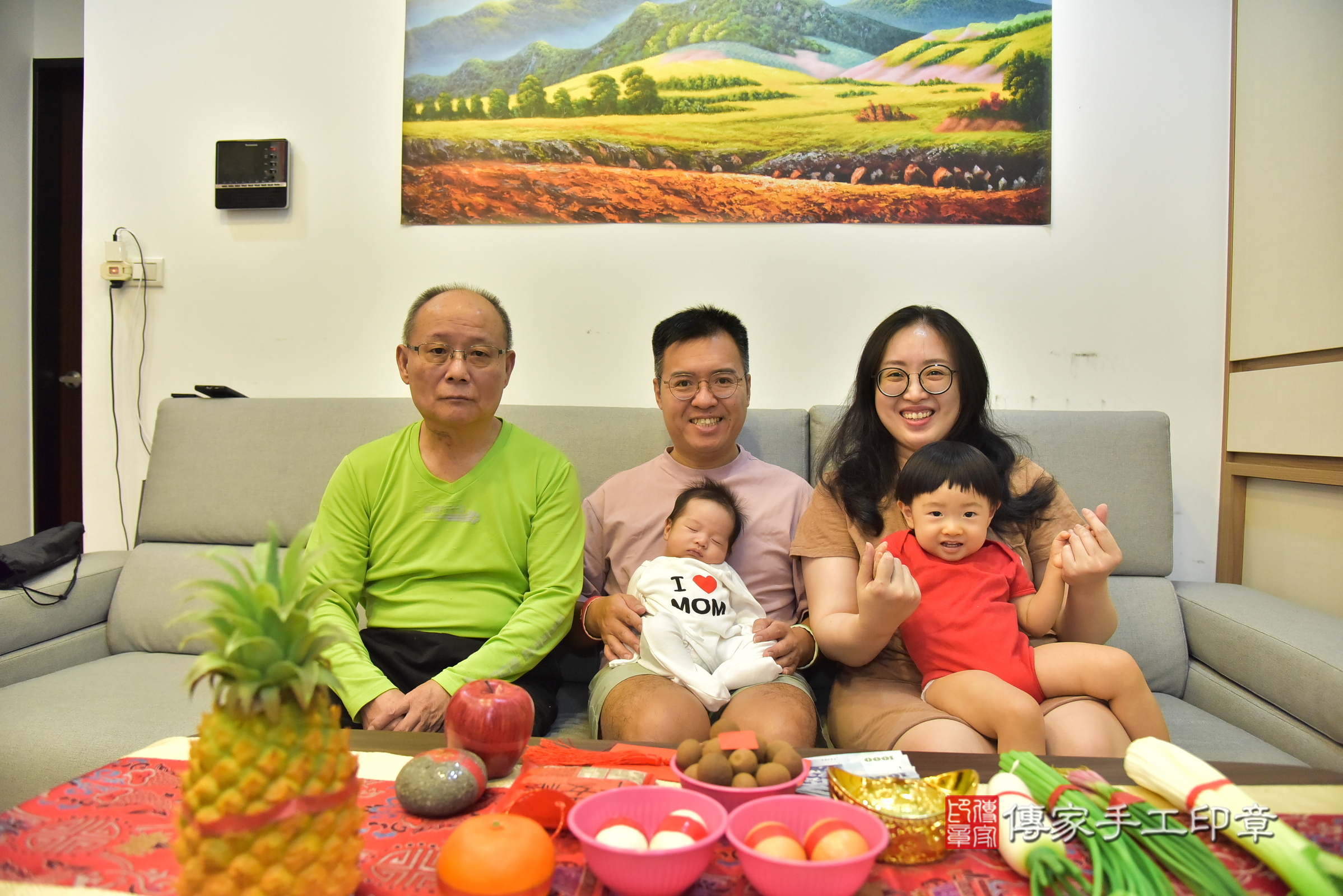 騏騏寶寶(新北市淡水區到府嬰兒騏騏寶寶滿月剃頭理髮、到府嬰兒剃胎毛儀式吉祥話)。到府剃頭剃胎毛主持、專業拍照、證書。★購買「臍帶章、肚臍章、胎毛筆刷印章」贈送：剃頭、收涎、抓周，三選一。2025.1.3，照片1