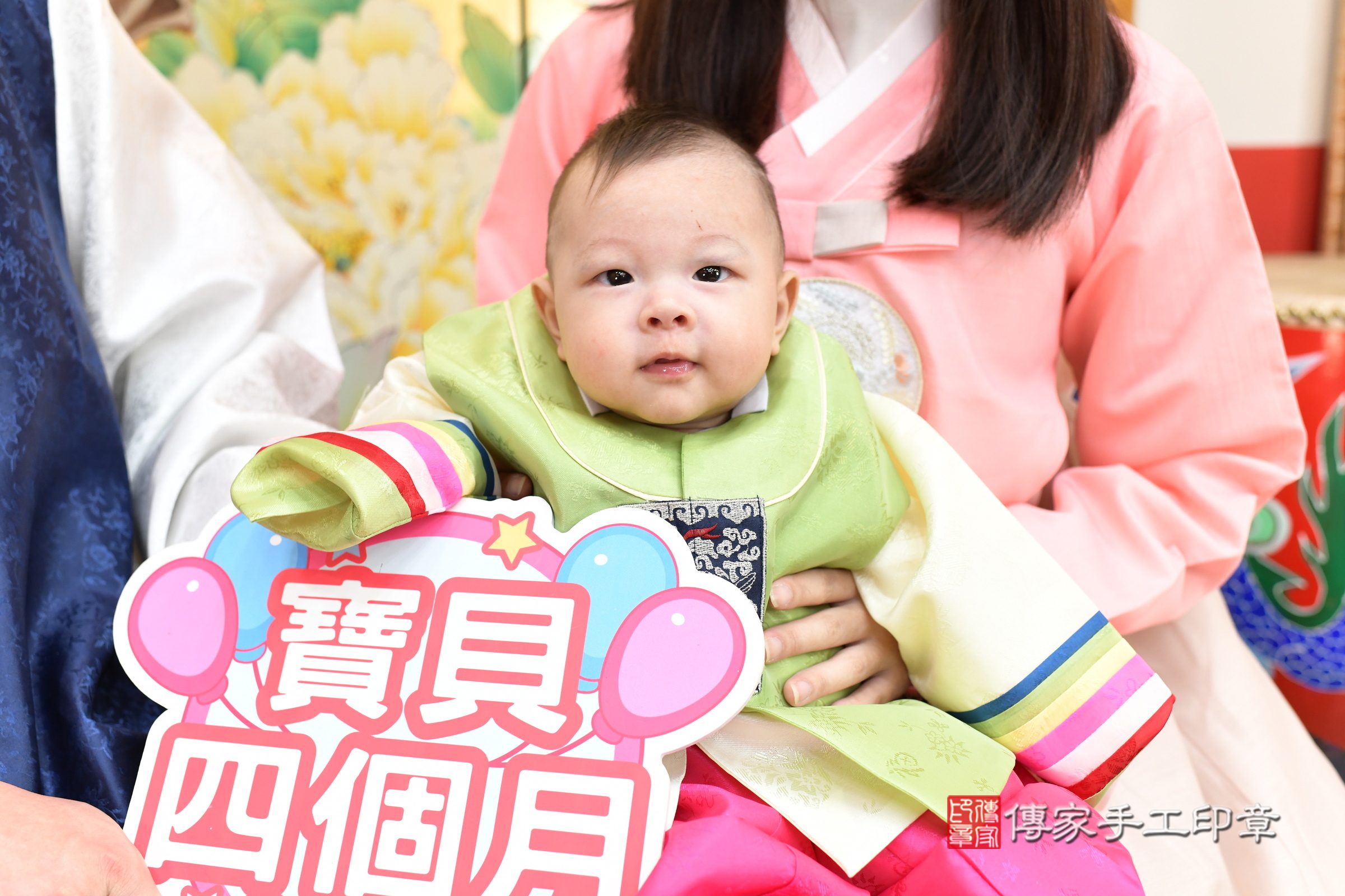 新北市永和區小植寶寶收涎推薦：傳家新北店收涎中國風會場，嬰兒古禮收涎收口水流程儀式、收涎吉祥話、收涎餅乾、收涎拍照。收涎證書。2024.12.29，照片6