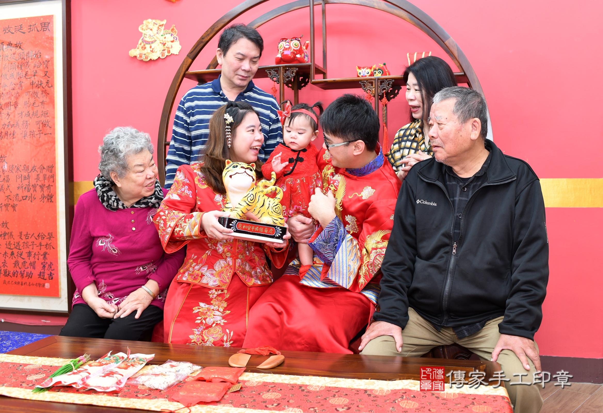 新北市永和區錡錡寶寶抓周推薦:傳家新北店抓周度脺中國風會場,嬰兒古禮抓周流程儀式吉祥話、抓周道具物品24種、拍照。抓周證書。2024.12.7,照片11 新北市永和區錡錡寶寶抓周推薦:傳家新北店抓周度脺中國風會場,嬰兒古禮抓周流程儀式吉祥話、抓周道具物品24種、拍照。抓周證書。2024.12.7,照片11