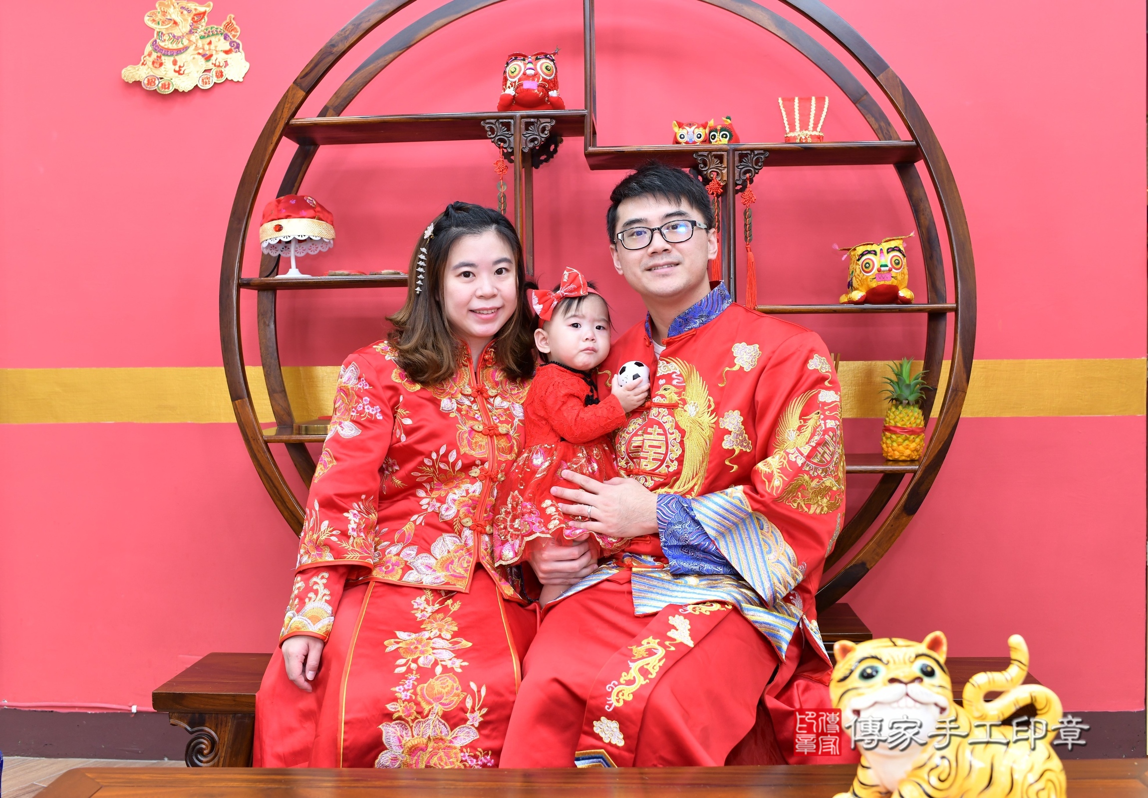 新北市永和區錡錡寶寶抓周推薦:傳家新北店抓周度脺中國風會場,嬰兒古禮抓周流程儀式吉祥話、抓周道具物品24種、拍照。抓周證書。2024.12.7,照片2 新北市永和區錡錡寶寶抓周推薦:傳家新北店抓周度脺中國風會場,嬰兒古禮抓周流程儀式吉祥話、抓周道具物品24種、拍照。抓周證書。2024.12.7,照片2