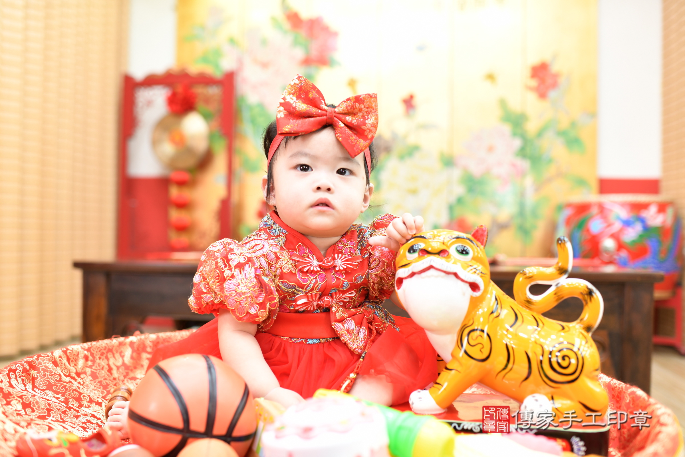 新北市永和區靚靚寶寶抓周推薦:傳家新北店抓周度脺中國風會場,嬰兒古禮抓周流程儀式吉祥話、抓周道具物品24種、拍照。抓周證書。2025.1.5,照片13 新北市永和區靚靚寶寶抓周推薦:傳家新北店抓周度脺中國風會場,嬰兒古禮抓周流程儀式吉祥話、抓周道具物品24種、拍照。抓周證書。2025.1.5,照片13