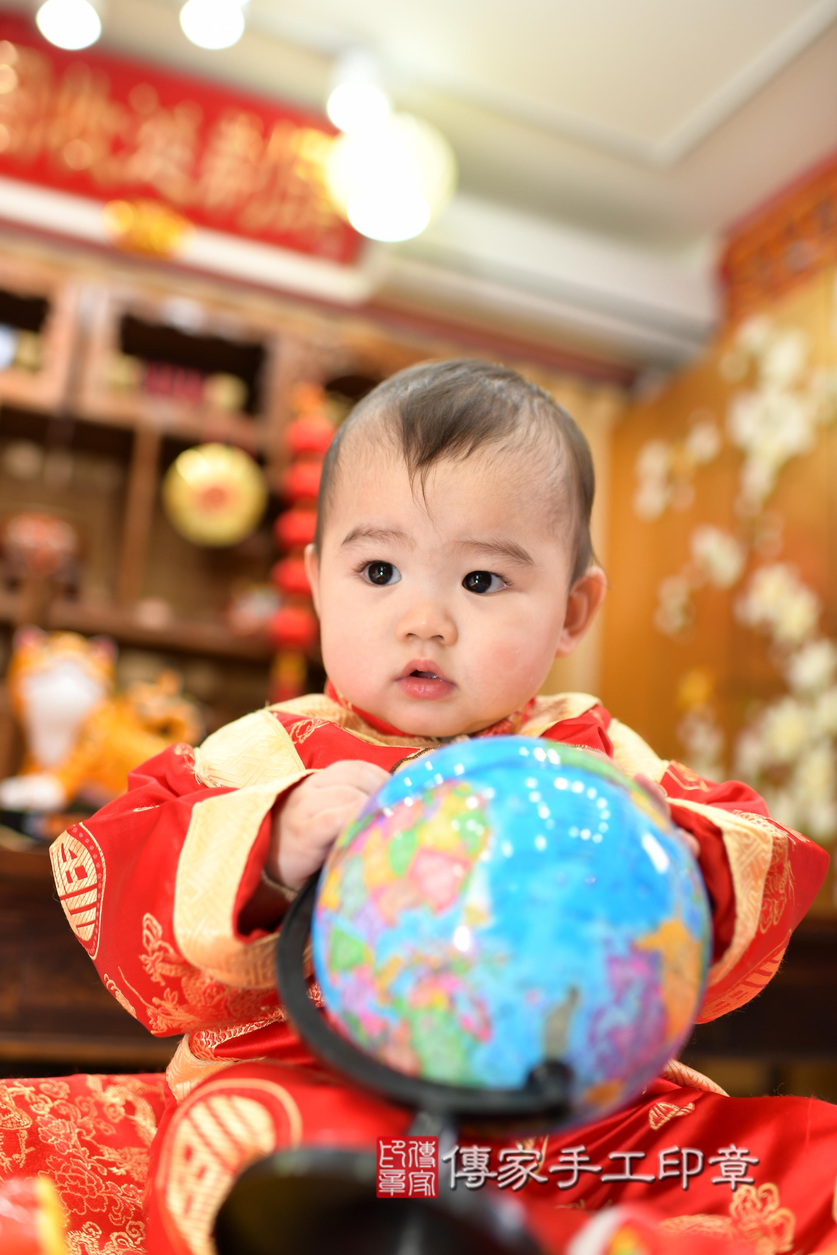 傳家手工印章台南店、抓周、度脺、中國風會場、傳家嬰兒古禮、吉祥話、抓周道具物品24種、拍照。抓周證書。寶寶抓周、滿周歲、生日快樂、祝福 傳家手工印章台南店、抓周、度脺、中國風會場、傳家嬰兒古禮、吉祥話、抓周道具物品24種、拍照。抓周證書。寶寶抓周、滿周歲、生日快樂、祝福