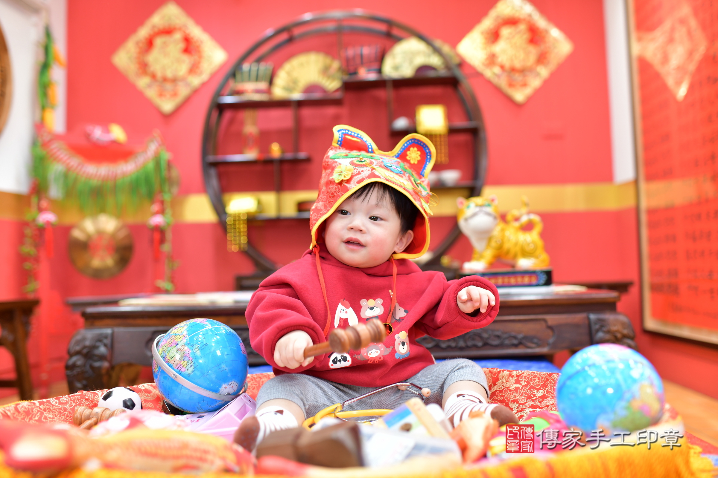 桃園市八德區陞陞寶寶抓周推薦:傳家桃園店抓周度脺中國風會場,嬰兒古禮抓周流程儀式吉祥話、抓周道具物品24種、拍照。抓周證書。2025.1.13,照片11 桃園市八德區陞陞寶寶抓周推薦:傳家桃園店抓周度脺中國風會場,嬰兒古禮抓周流程儀式吉祥話、抓周道具物品24種、拍照。抓周證書。2025.1.13,照片11