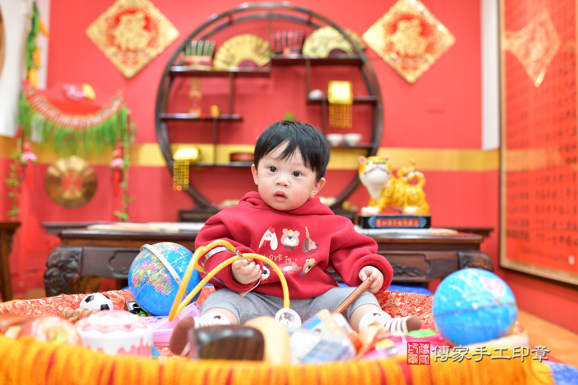 桃園市八德區陞陞寶寶抓周推薦:傳家桃園店抓周度脺中國風會場,嬰兒古禮抓周流程儀式吉祥話、抓周道具物品24種、拍照。抓周證書。2025.1.13,照片8 桃園市八德區陞陞寶寶抓周推薦:傳家桃園店抓周度脺中國風會場,嬰兒古禮抓周流程儀式吉祥話、抓周道具物品24種、拍照。抓周證書。2025.1.13,照片8