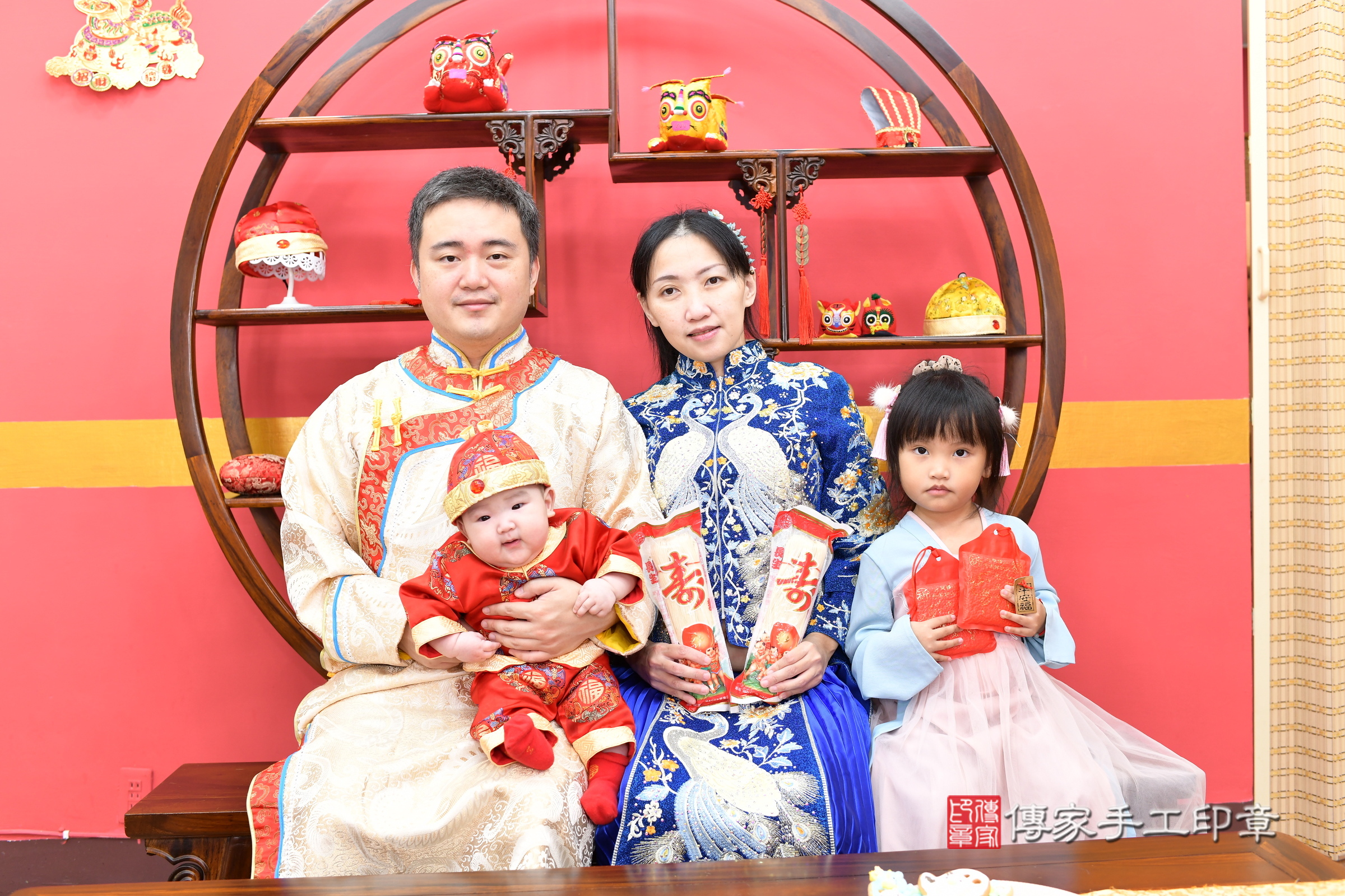 新北市永和區小迪寶寶收涎推薦:傳家新北店收涎中國風會場,嬰兒古禮收涎收口水流程儀式、收涎吉祥話、收涎餅乾、收涎拍照。收涎證書。2025.1.5,照片11 新北市永和區小迪寶寶收涎推薦:傳家新北店收涎中國風會場,嬰兒古禮收涎收口水流程儀式、收涎吉祥話、收涎餅乾、收涎拍照。收涎證書。2025.1.5,照片11