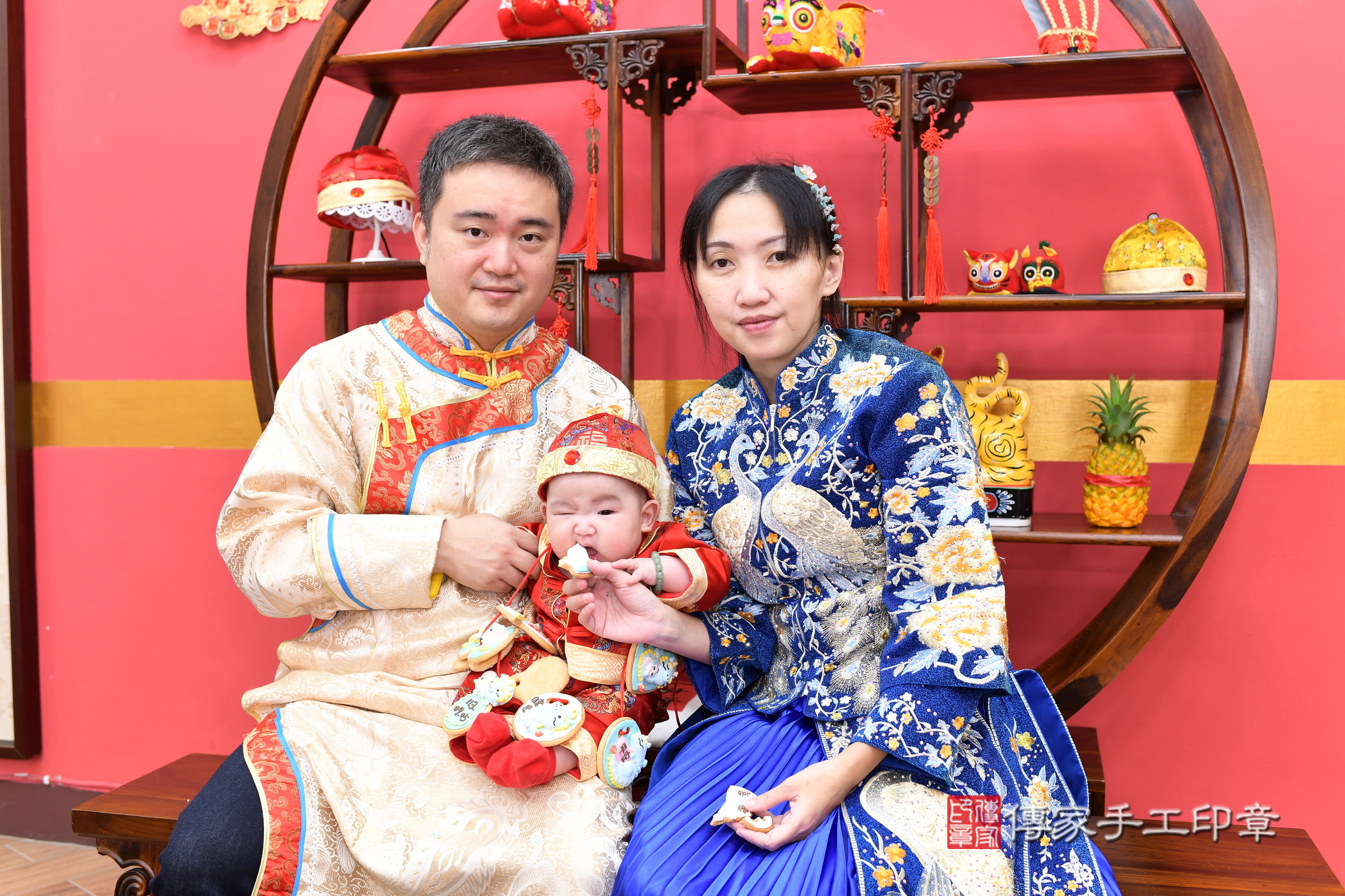 新北市永和區小迪寶寶收涎推薦:傳家新北店收涎中國風會場,嬰兒古禮收涎收口水流程儀式、收涎吉祥話、收涎餅乾、收涎拍照。收涎證書。2025.1.5,照片17 新北市永和區小迪寶寶收涎推薦:傳家新北店收涎中國風會場,嬰兒古禮收涎收口水流程儀式、收涎吉祥話、收涎餅乾、收涎拍照。收涎證書。2025.1.5,照片17