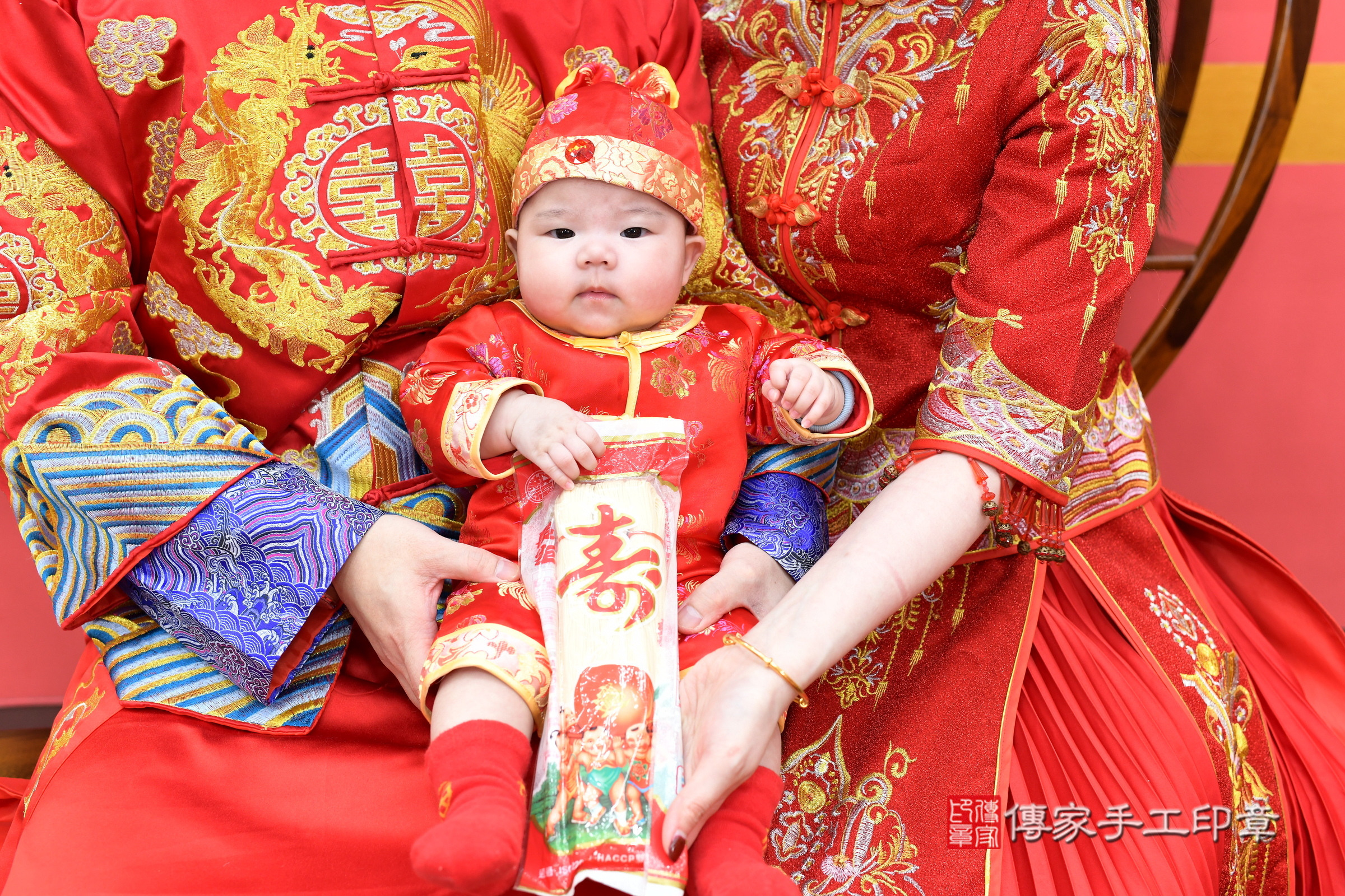 新北市永和區小璇寶寶收涎推薦:傳家新北店收涎中國風會場,嬰兒古禮收涎收口水流程儀式、收涎吉祥話、收涎餅乾、收涎拍照。收涎證書。2025.1.11,照片12 新北市永和區小璇寶寶收涎推薦:傳家新北店收涎中國風會場,嬰兒古禮收涎收口水流程儀式、收涎吉祥話、收涎餅乾、收涎拍照。收涎證書。2025.1.11,照片12