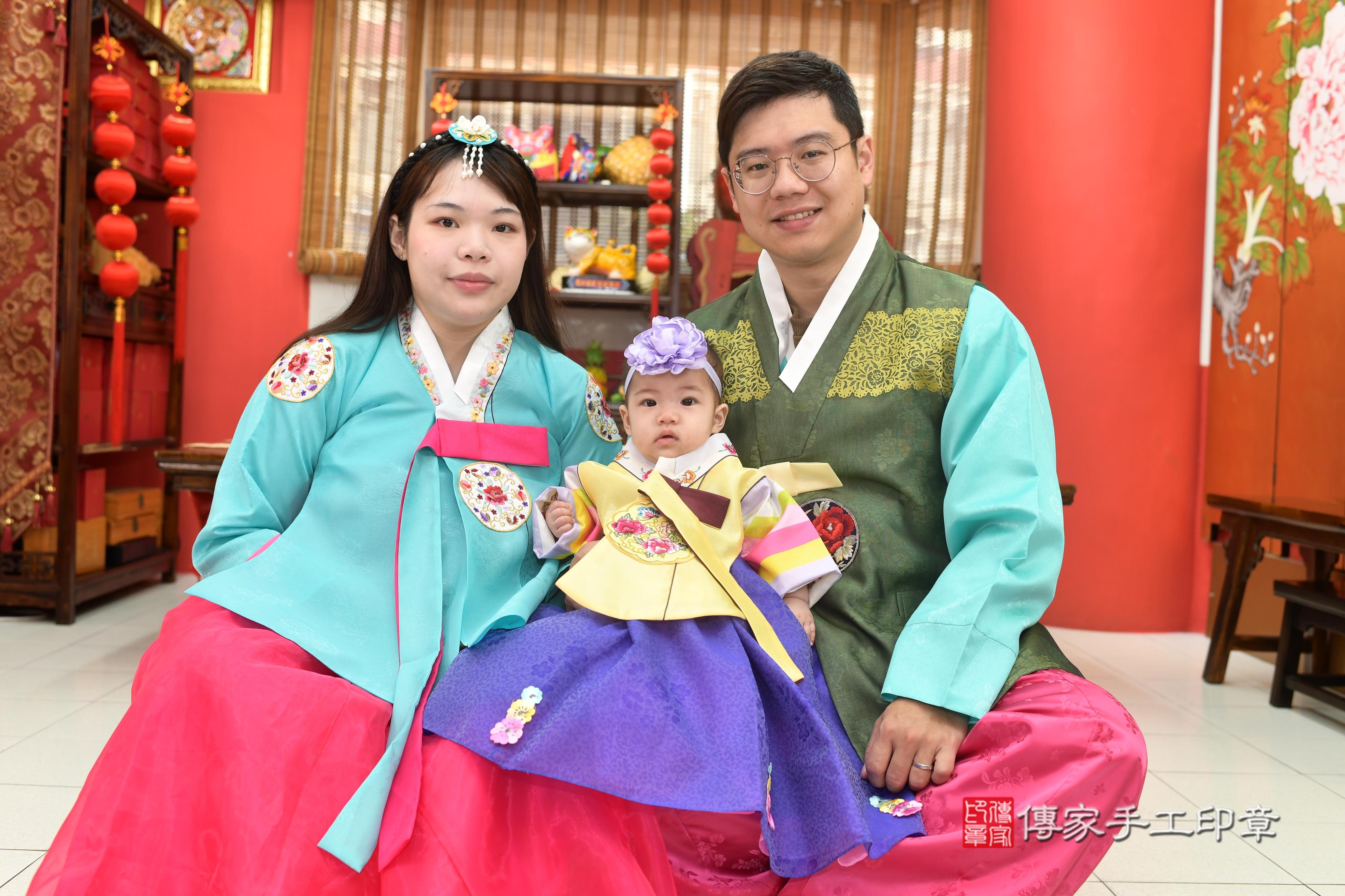 傳家手工印章高雄店、抓周、度脺、中國風會場、傳家嬰兒古禮、吉祥話、抓周道具物品24種、拍照。抓周證書。寶寶抓周、滿周歲、生日快樂、祝福