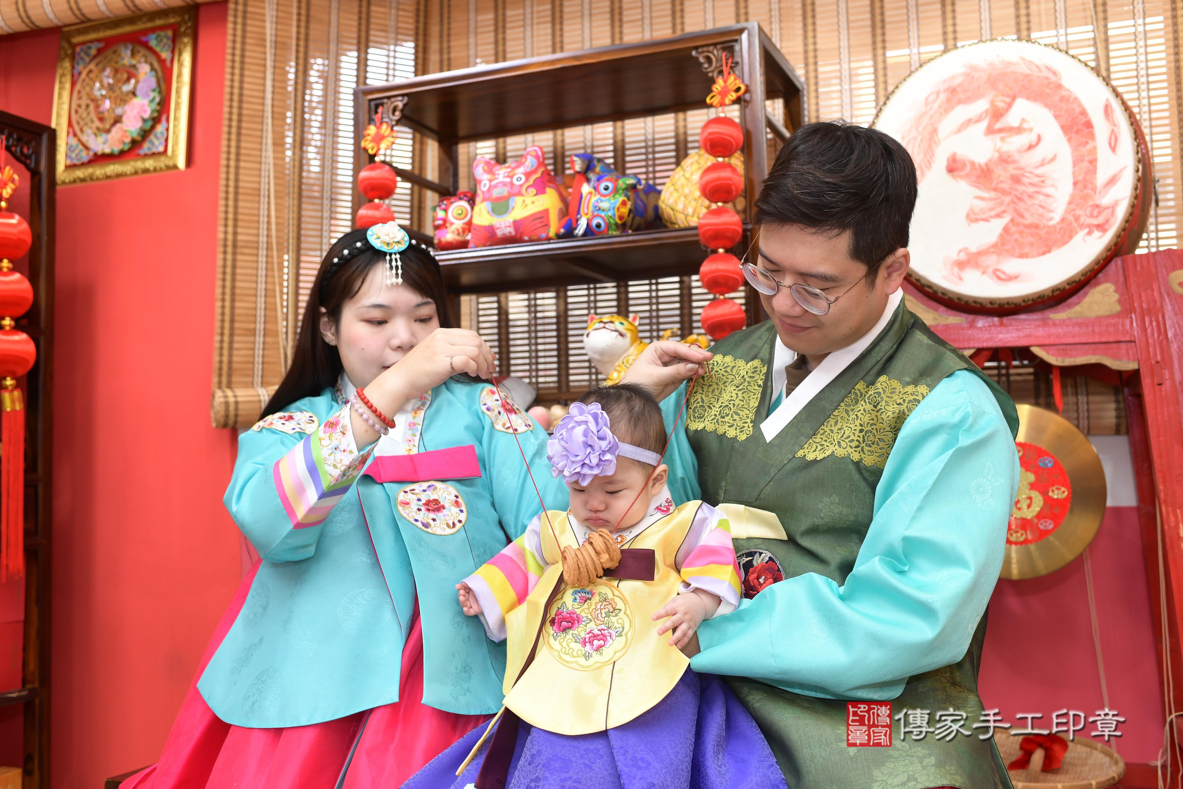 傳家手工印章高雄店、抓周、度脺、中國風會場、傳家嬰兒古禮、吉祥話、抓周道具物品24種、拍照。抓周證書。寶寶抓周、滿周歲、生日快樂、祝福