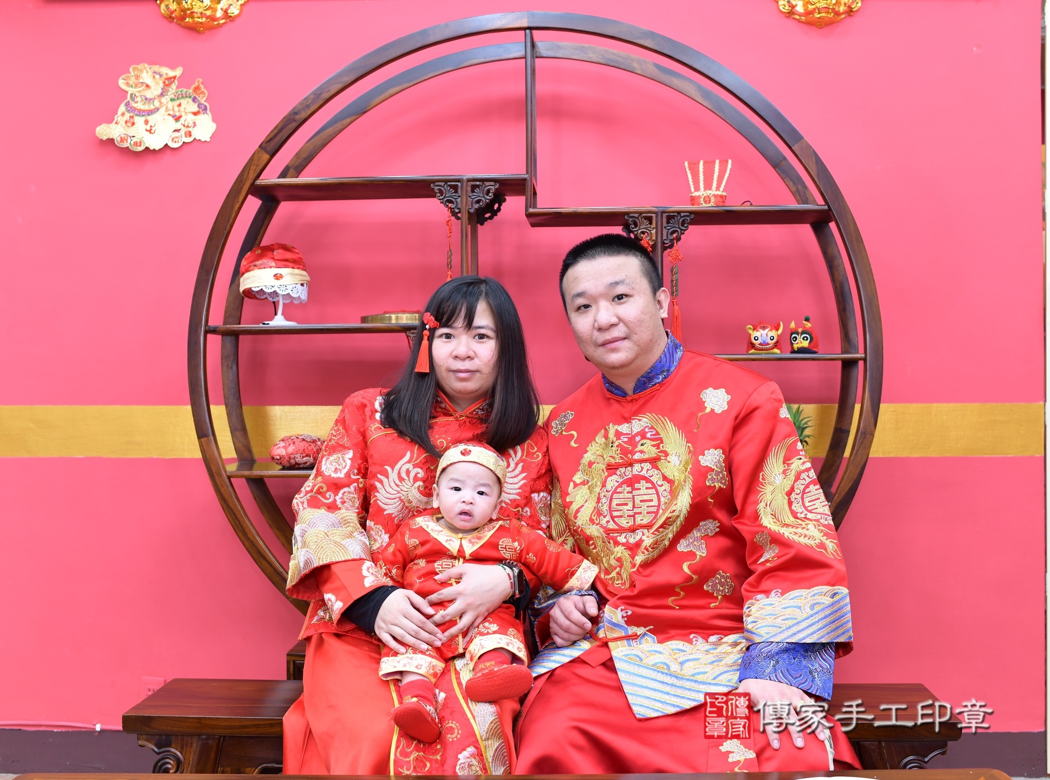 新北市永和區昊昊寶寶收涎推薦:傳家新北店收涎中國風會場,嬰兒古禮收涎收口水流程儀式、收涎吉祥話、收涎餅乾、收涎拍照。收涎證書。2025.1.12,照片14 新北市永和區昊昊寶寶收涎推薦:傳家新北店收涎中國風會場,嬰兒古禮收涎收口水流程儀式、收涎吉祥話、收涎餅乾、收涎拍照。收涎證書。2025.1.12,照片14