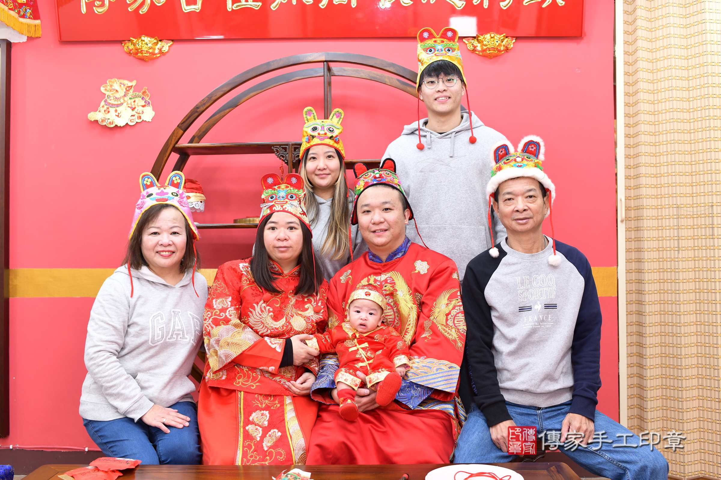 新北市永和區昊昊寶寶收涎推薦:傳家新北店收涎中國風會場,嬰兒古禮收涎收口水流程儀式、收涎吉祥話、收涎餅乾、收涎拍照。收涎證書。2025.1.12,照片9 新北市永和區昊昊寶寶收涎推薦:傳家新北店收涎中國風會場,嬰兒古禮收涎收口水流程儀式、收涎吉祥話、收涎餅乾、收涎拍照。收涎證書。2025.1.12,照片9