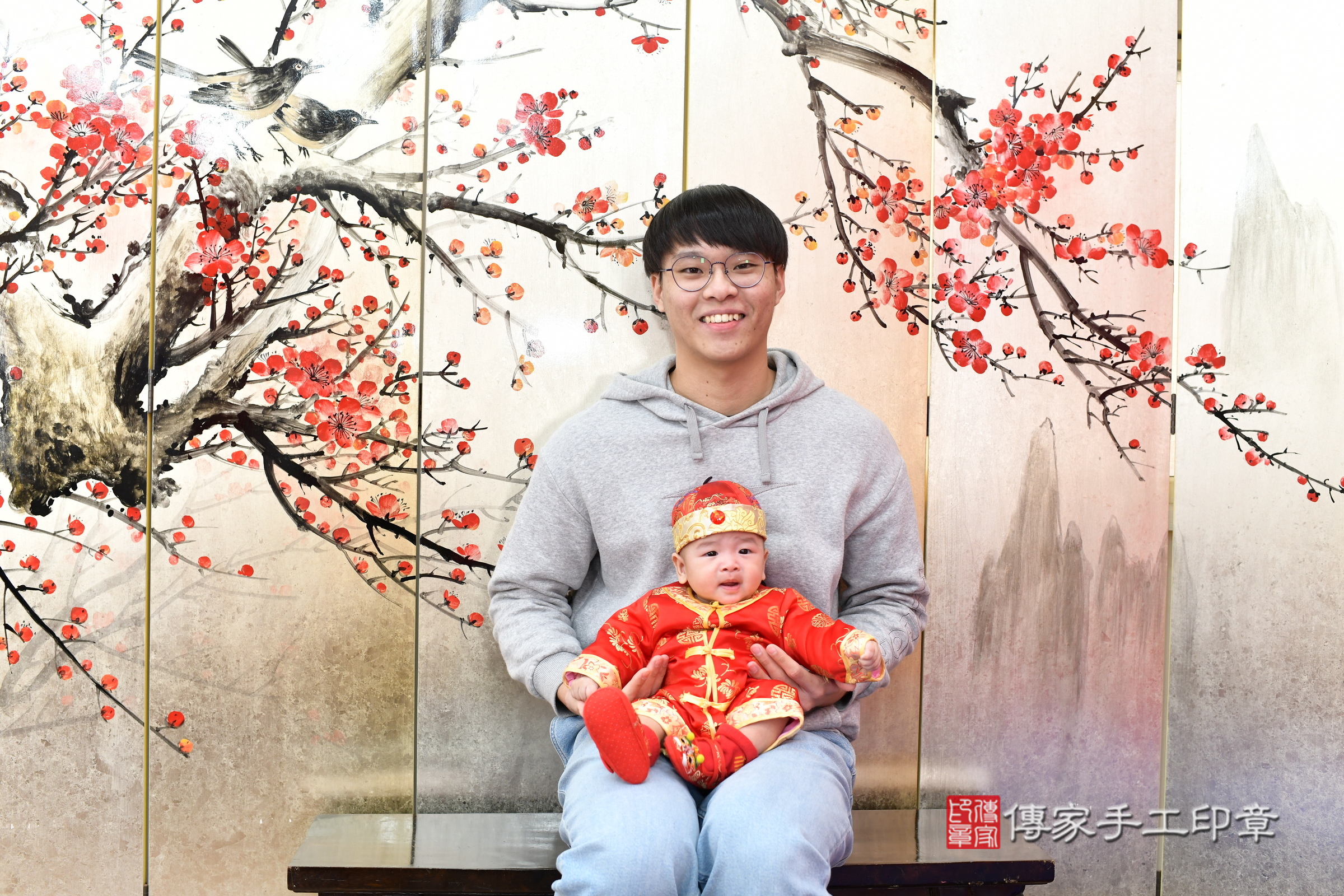 新北市永和區昊昊寶寶收涎推薦:傳家新北店收涎中國風會場,嬰兒古禮收涎收口水流程儀式、收涎吉祥話、收涎餅乾、收涎拍照。收涎證書。2025.1.12,照片3 新北市永和區昊昊寶寶收涎推薦:傳家新北店收涎中國風會場,嬰兒古禮收涎收口水流程儀式、收涎吉祥話、收涎餅乾、收涎拍照。收涎證書。2025.1.12,照片3