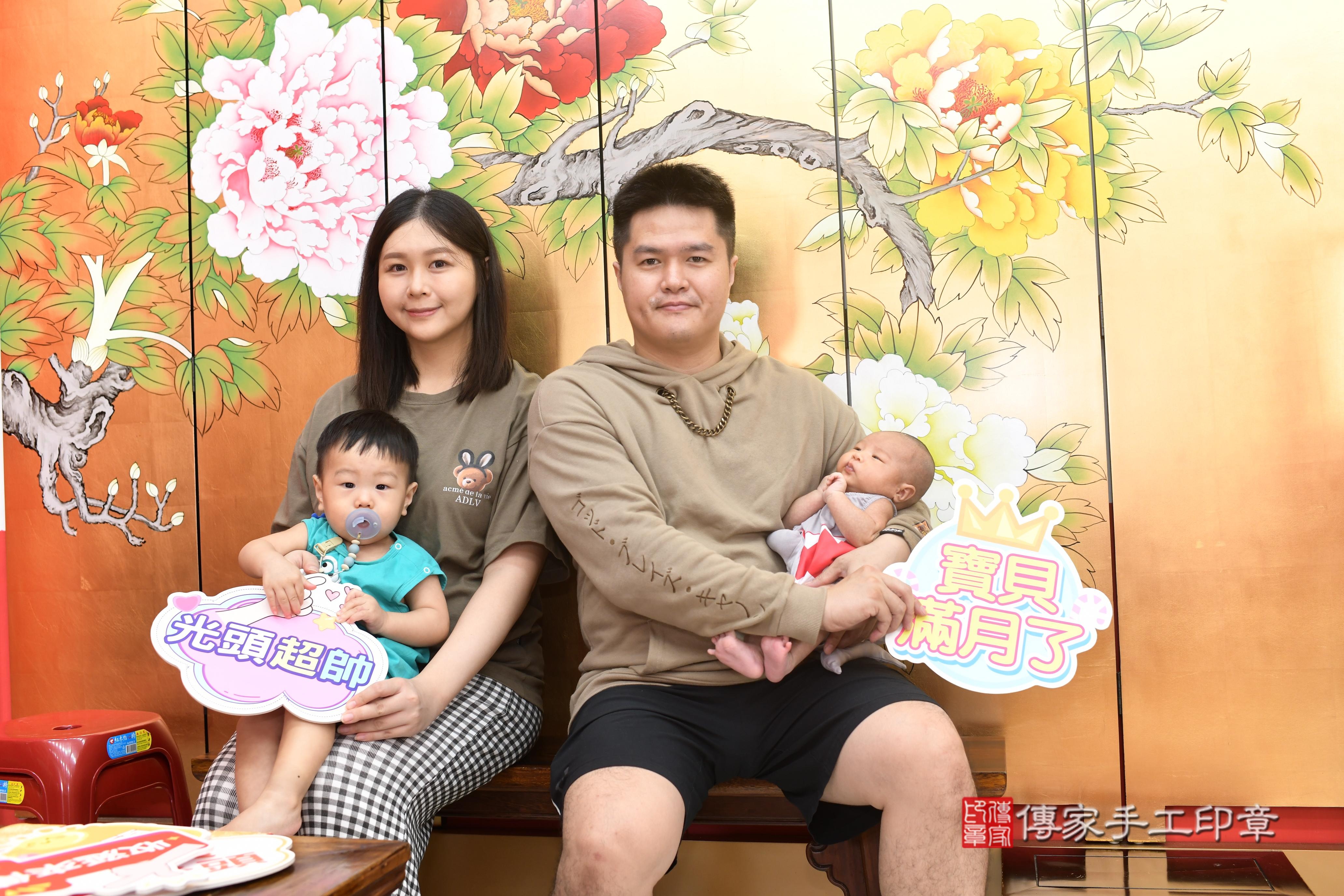 傳家手工印章高雄店、抓周、度脺、中國風會場、傳家嬰兒古禮、吉祥話、抓周道具物品24種、拍照。抓周證書。寶寶抓周、滿周歲、生日快樂、祝福