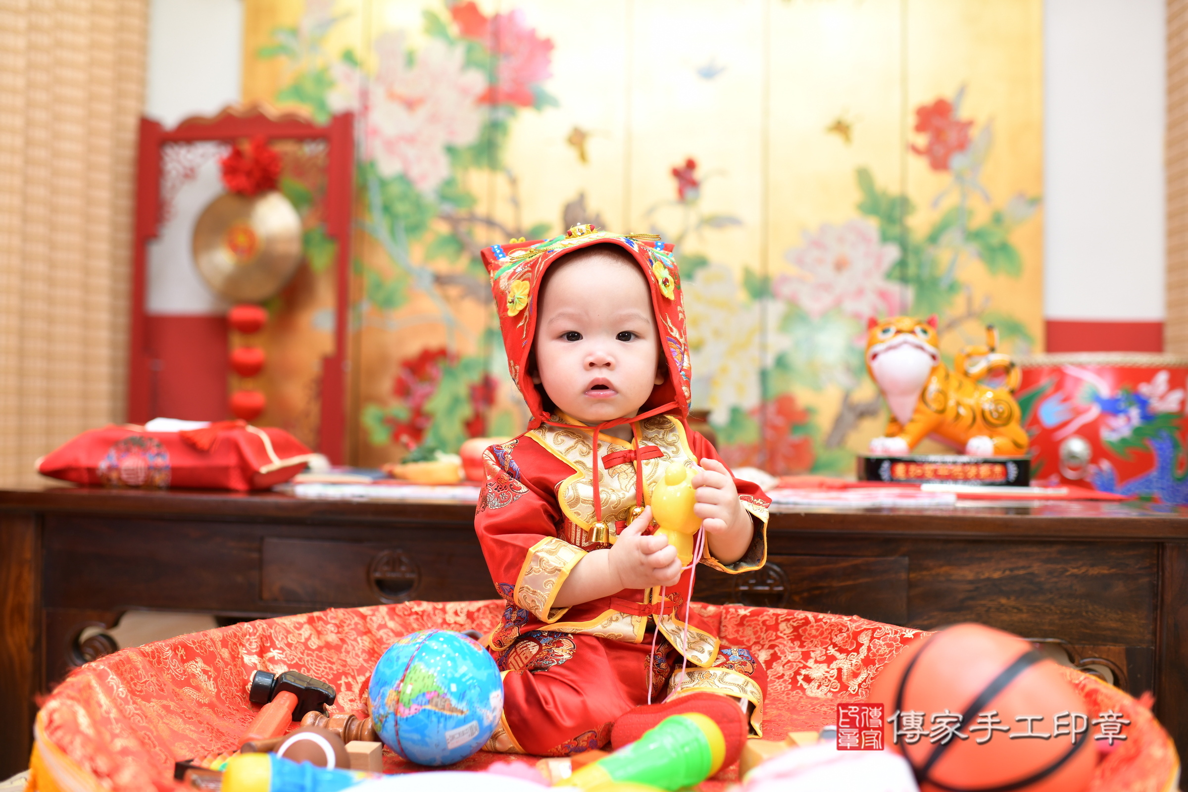 台北市大同區小峰寶寶抓周推薦:傳家台北店抓周度脺中國風會場,嬰兒古禮抓周流程儀式吉祥話、抓周道具物品24種、拍照。抓周證書。2025.1.3,照片9 台北市大同區小峰寶寶抓周推薦:傳家台北店抓周度脺中國風會場,嬰兒古禮抓周流程儀式吉祥話、抓周道具物品24種、拍照。抓周證書。2025.1.3,照片9