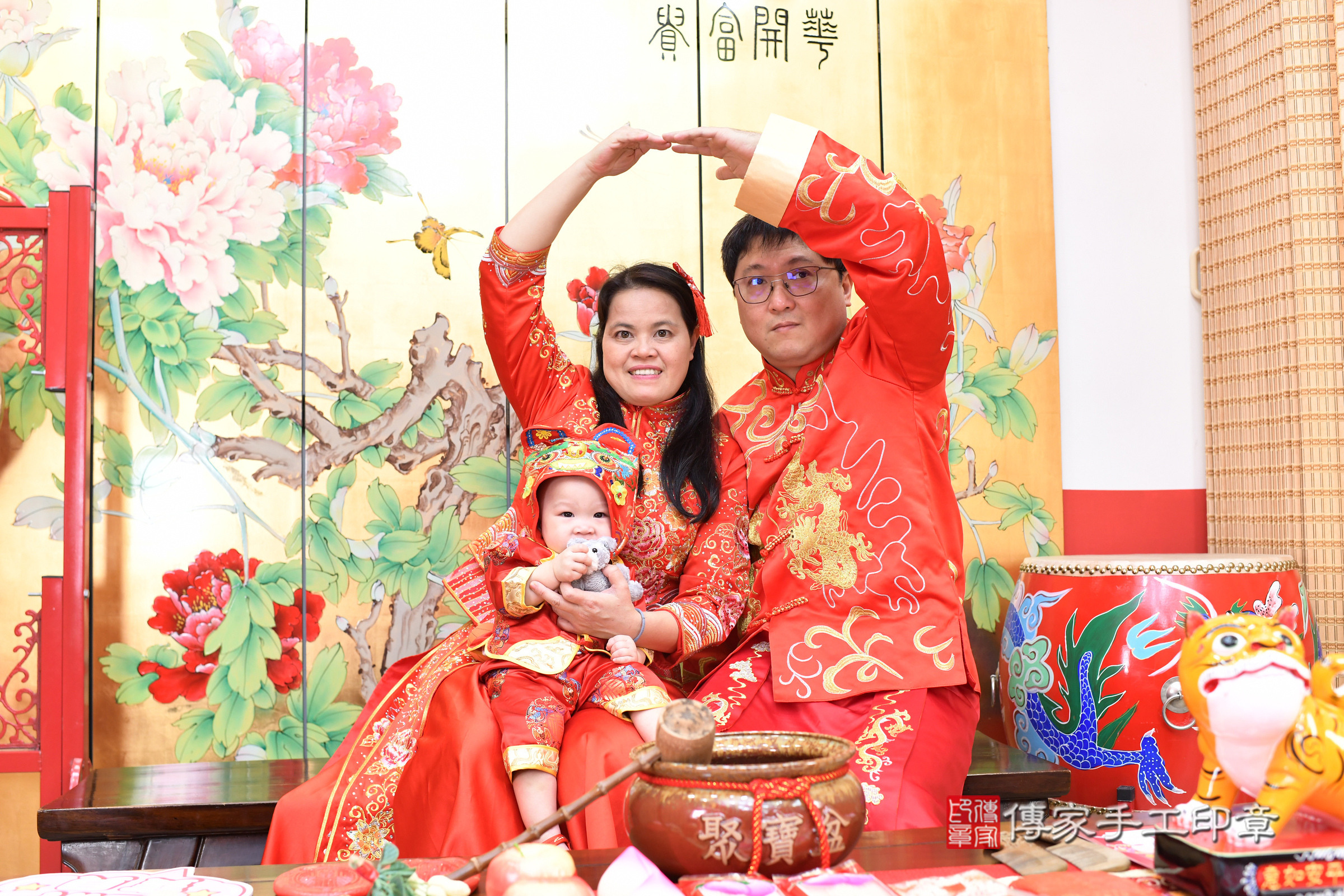 台北市大同區小峰寶寶抓周推薦:傳家台北店抓周度脺中國風會場,嬰兒古禮抓周流程儀式吉祥話、抓周道具物品24種、拍照。抓周證書。2025.1.3,照片3 台北市大同區小峰寶寶抓周推薦:傳家台北店抓周度脺中國風會場,嬰兒古禮抓周流程儀式吉祥話、抓周道具物品24種、拍照。抓周證書。2025.1.3,照片3