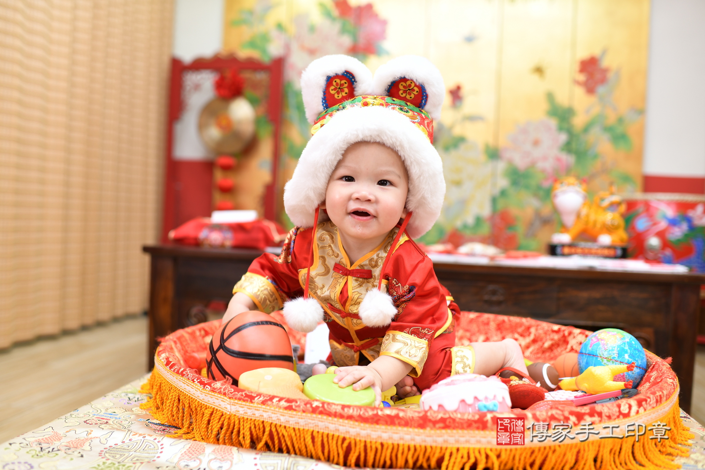 台北市大同區小峰寶寶抓周推薦:傳家台北店抓周度脺中國風會場,嬰兒古禮抓周流程儀式吉祥話、抓周道具物品24種、拍照。抓周證書。2025.1.3,照片12 台北市大同區小峰寶寶抓周推薦:傳家台北店抓周度脺中國風會場,嬰兒古禮抓周流程儀式吉祥話、抓周道具物品24種、拍照。抓周證書。2025.1.3,照片12