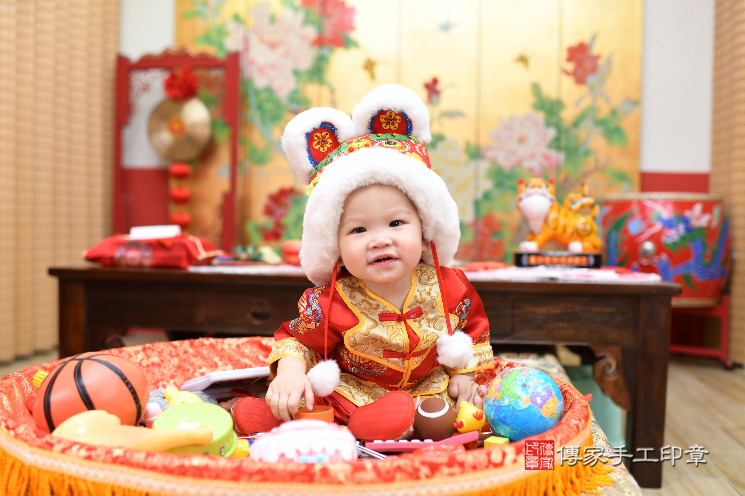 台北市大同區小峰寶寶抓周推薦:傳家台北店抓周度脺中國風會場,嬰兒古禮抓周流程儀式吉祥話、抓周道具物品24種、拍照。抓周證書。2025.1.3,照片11 台北市大同區小峰寶寶抓周推薦:傳家台北店抓周度脺中國風會場,嬰兒古禮抓周流程儀式吉祥話、抓周道具物品24種、拍照。抓周證書。2025.1.3,照片11