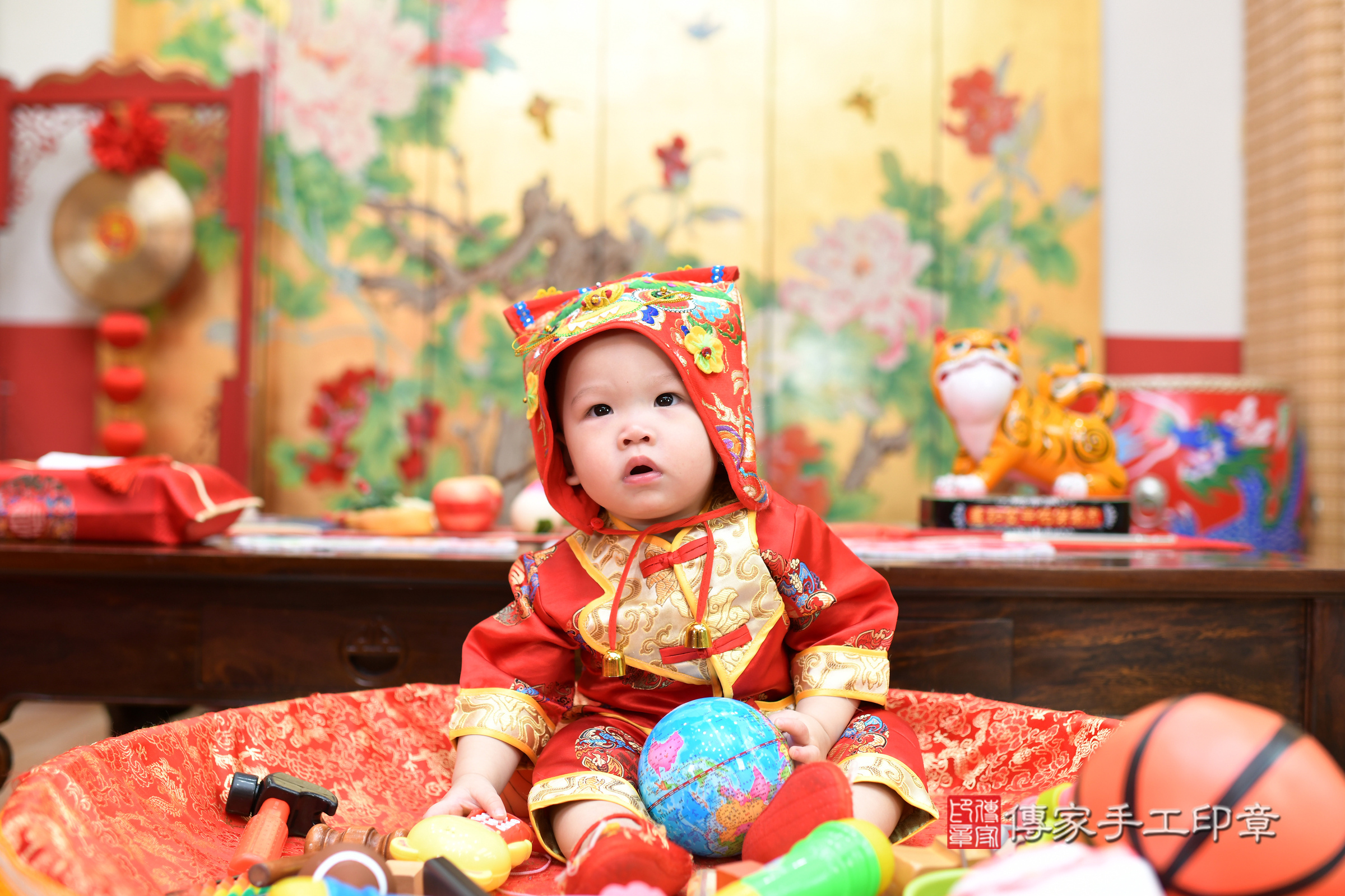 台北市大同區小峰寶寶抓周推薦:傳家台北店抓周度脺中國風會場,嬰兒古禮抓周流程儀式吉祥話、抓周道具物品24種、拍照。抓周證書。2025.1.3,照片8 台北市大同區小峰寶寶抓周推薦:傳家台北店抓周度脺中國風會場,嬰兒古禮抓周流程儀式吉祥話、抓周道具物品24種、拍照。抓周證書。2025.1.3,照片8