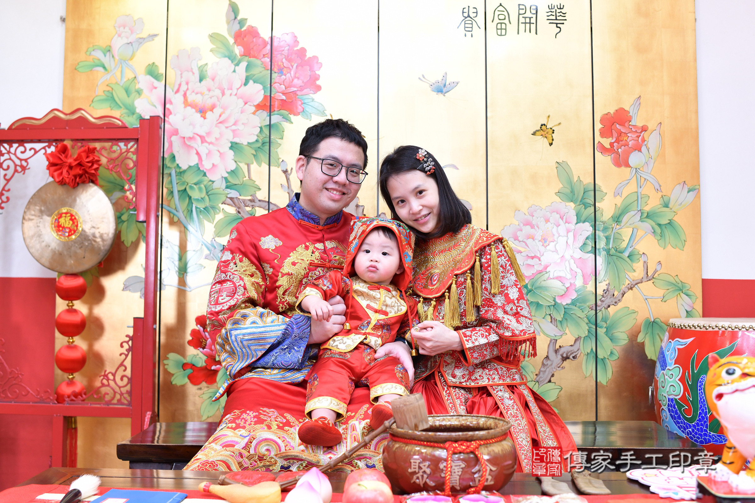 台北市大同區安安寶寶抓周推薦:傳家台北店抓周度脺中國風會場,嬰兒古禮抓周流程儀式吉祥話、抓周道具物品24種、拍照。抓周證書。2025.1.11,照片2 台北市大同區安安寶寶抓周推薦:傳家台北店抓周度脺中國風會場,嬰兒古禮抓周流程儀式吉祥話、抓周道具物品24種、拍照。抓周證書。2025.1.11,照片2