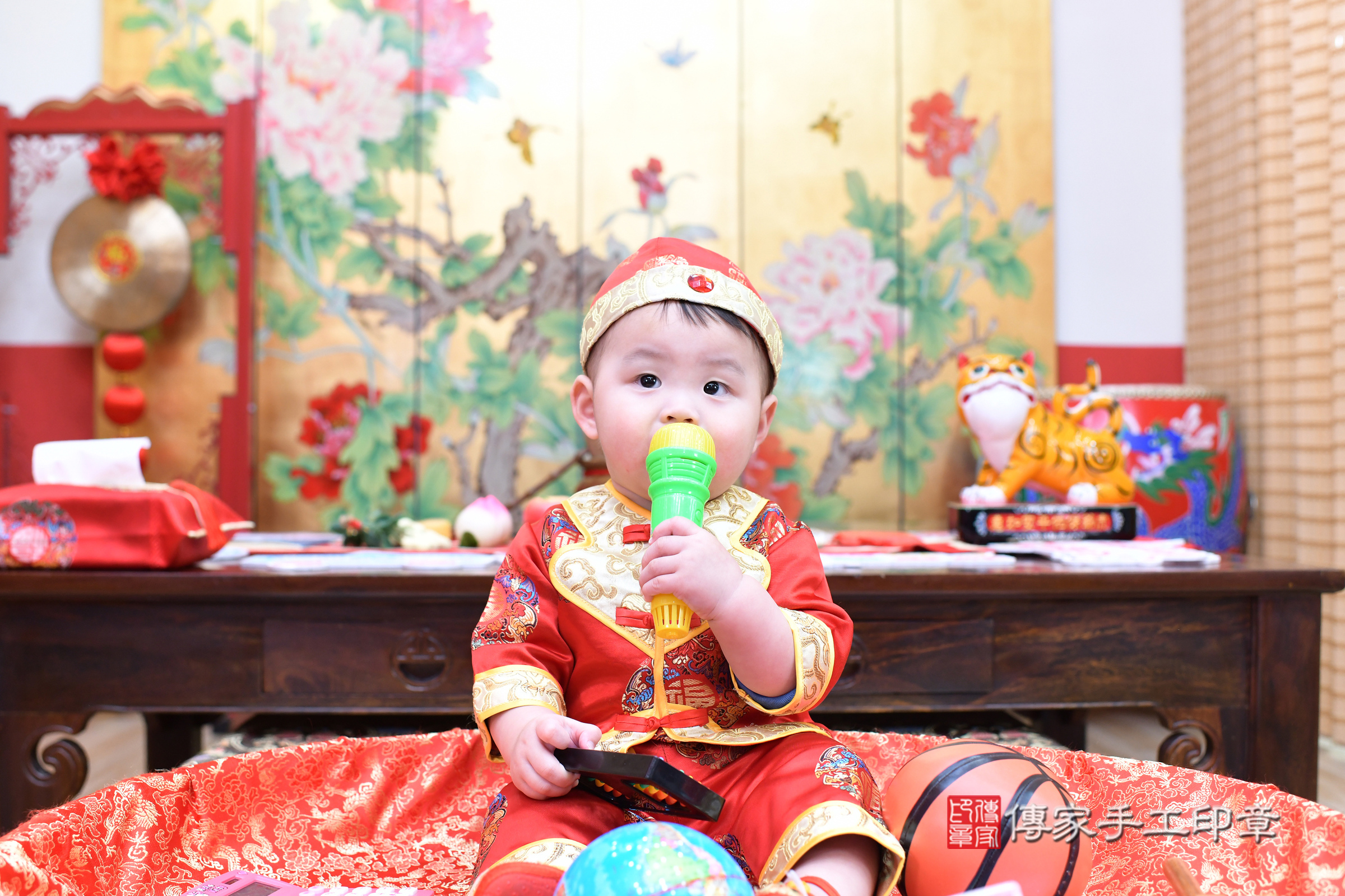 台北市大同區安安寶寶抓周推薦:傳家台北店抓周度脺中國風會場,嬰兒古禮抓周流程儀式吉祥話、抓周道具物品24種、拍照。抓周證書。2025.1.11,照片13 台北市大同區安安寶寶抓周推薦:傳家台北店抓周度脺中國風會場,嬰兒古禮抓周流程儀式吉祥話、抓周道具物品24種、拍照。抓周證書。2025.1.11,照片13