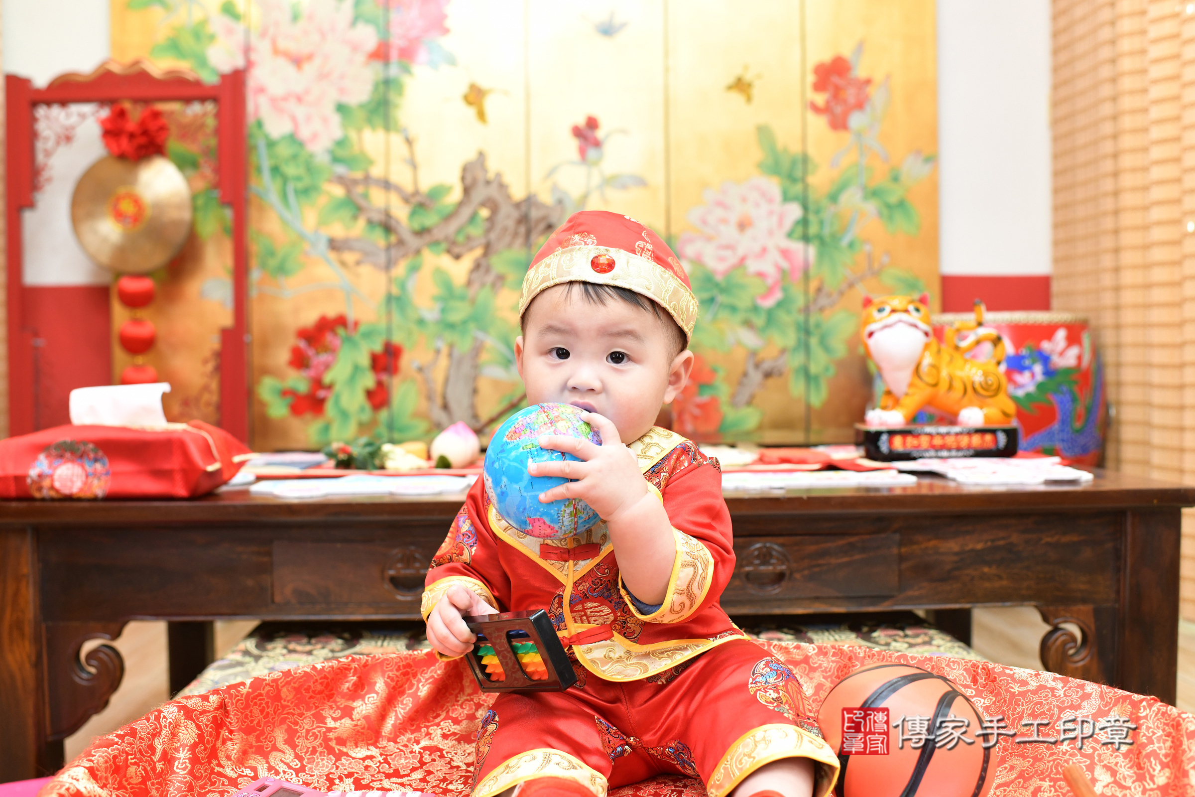 台北市大同區安安寶寶抓周推薦:傳家台北店抓周度脺中國風會場,嬰兒古禮抓周流程儀式吉祥話、抓周道具物品24種、拍照。抓周證書。2025.1.11,照片6 台北市大同區安安寶寶抓周推薦:傳家台北店抓周度脺中國風會場,嬰兒古禮抓周流程儀式吉祥話、抓周道具物品24種、拍照。抓周證書。2025.1.11,照片6