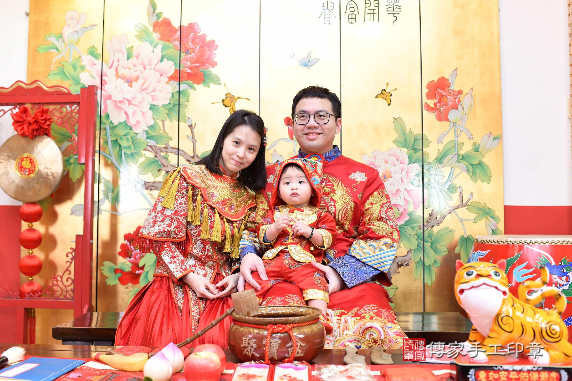 台北市大同區安安寶寶抓周推薦:傳家台北店抓周度脺中國風會場,嬰兒古禮抓周流程儀式吉祥話、抓周道具物品24種、拍照。抓周證書。2025.1.11,照片4 台北市大同區安安寶寶抓周推薦:傳家台北店抓周度脺中國風會場,嬰兒古禮抓周流程儀式吉祥話、抓周道具物品24種、拍照。抓周證書。2025.1.11,照片4