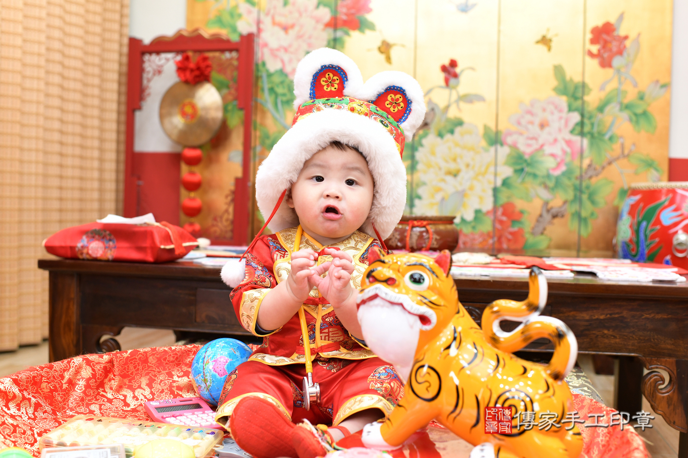 台北市大同區安安寶寶抓周推薦:傳家台北店抓周度脺中國風會場,嬰兒古禮抓周流程儀式吉祥話、抓周道具物品24種、拍照。抓周證書。2025.1.11,照片9 台北市大同區安安寶寶抓周推薦:傳家台北店抓周度脺中國風會場,嬰兒古禮抓周流程儀式吉祥話、抓周道具物品24種、拍照。抓周證書。2025.1.11,照片9