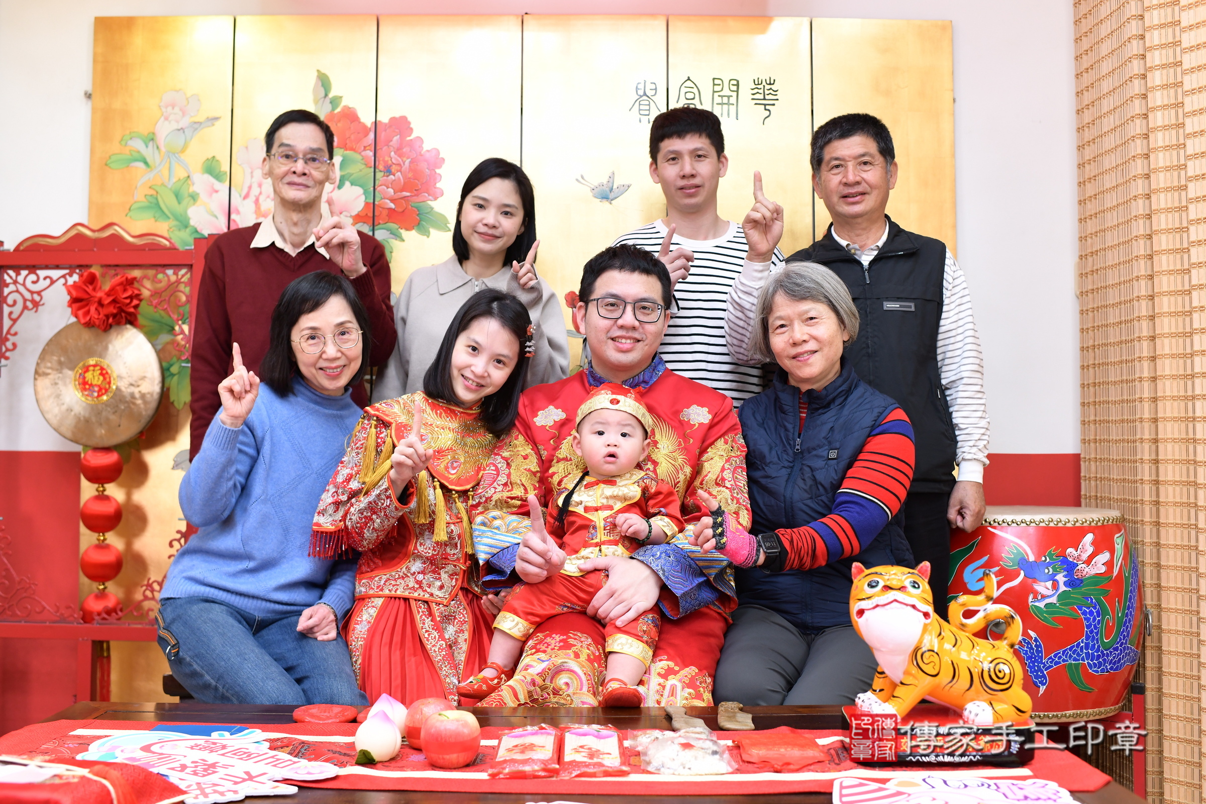 台北市大同區安安寶寶抓周推薦:傳家台北店抓周度脺中國風會場,嬰兒古禮抓周流程儀式吉祥話、抓周道具物品24種、拍照。抓周證書。2025.1.11,照片23 台北市大同區安安寶寶抓周推薦:傳家台北店抓周度脺中國風會場,嬰兒古禮抓周流程儀式吉祥話、抓周道具物品24種、拍照。抓周證書。2025.1.11,照片23