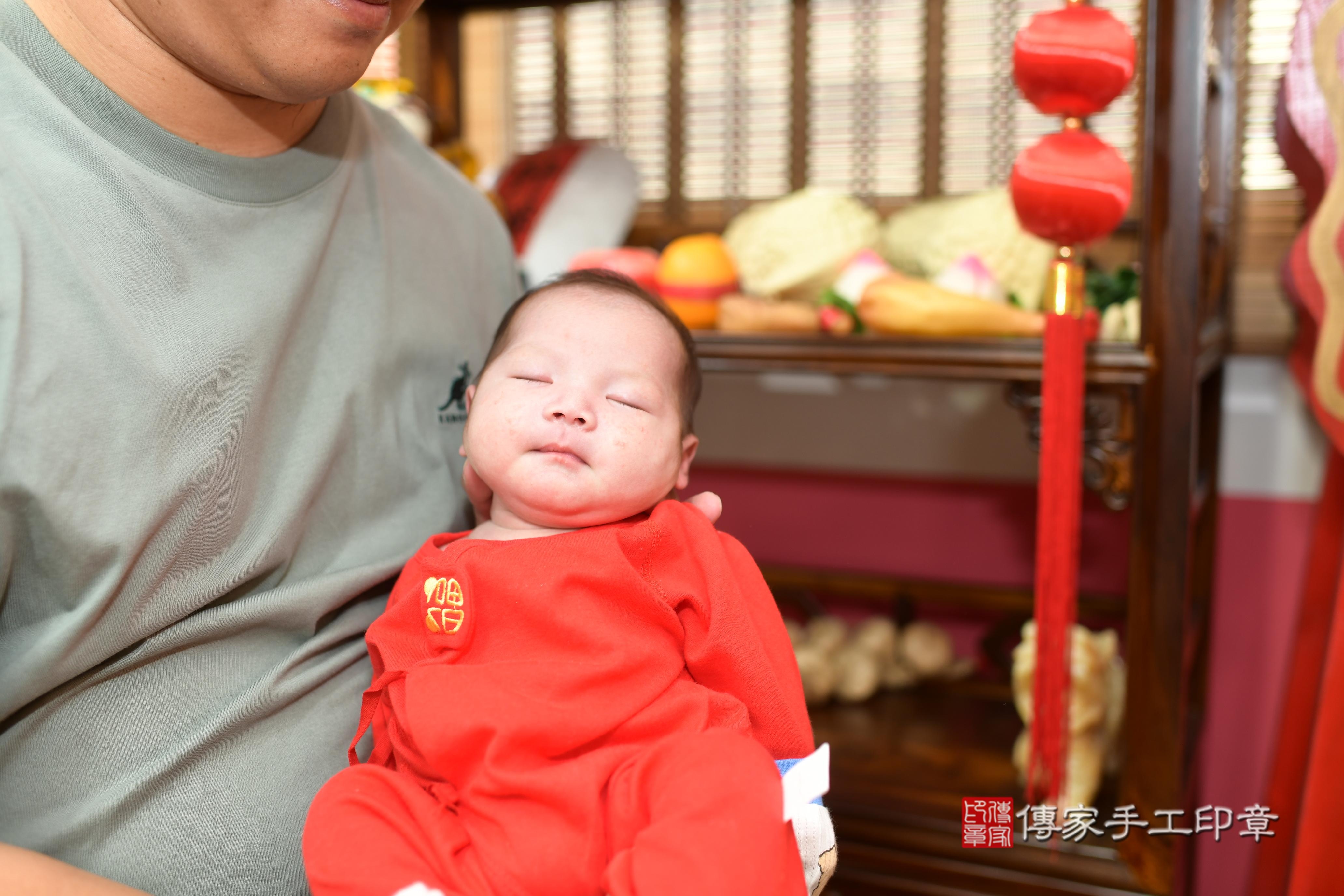 傳家手工印章高雄店、抓周、度脺、中國風會場、傳家嬰兒古禮、吉祥話、抓周道具物品24種、拍照。抓周證書。寶寶抓周、滿周歲、生日快樂、祝福