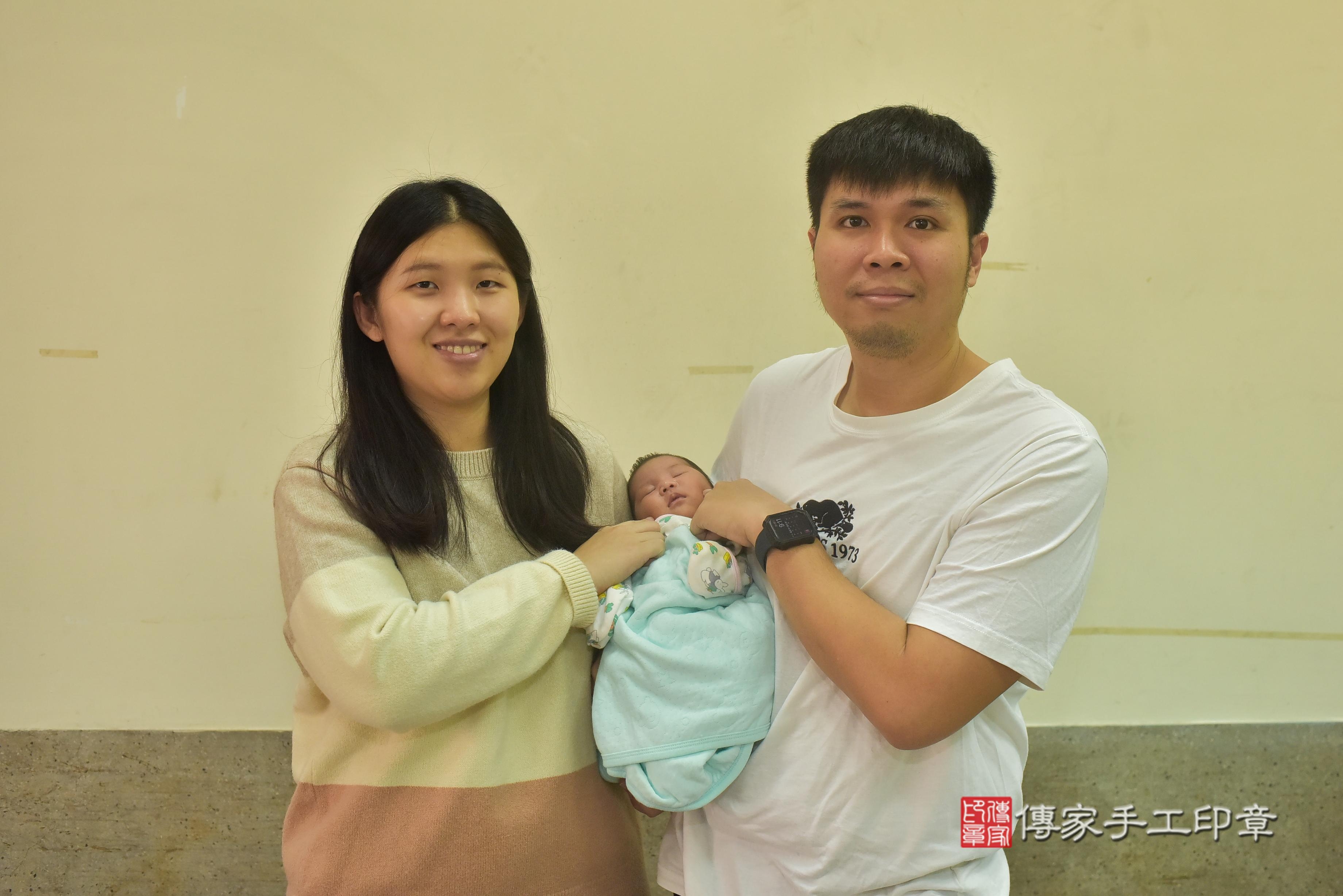 傳家手工印章高雄店、抓周、度脺、中國風會場、傳家嬰兒古禮、吉祥話、抓周道具物品24種、拍照。抓周證書。寶寶抓周、滿周歲、生日快樂、祝福
