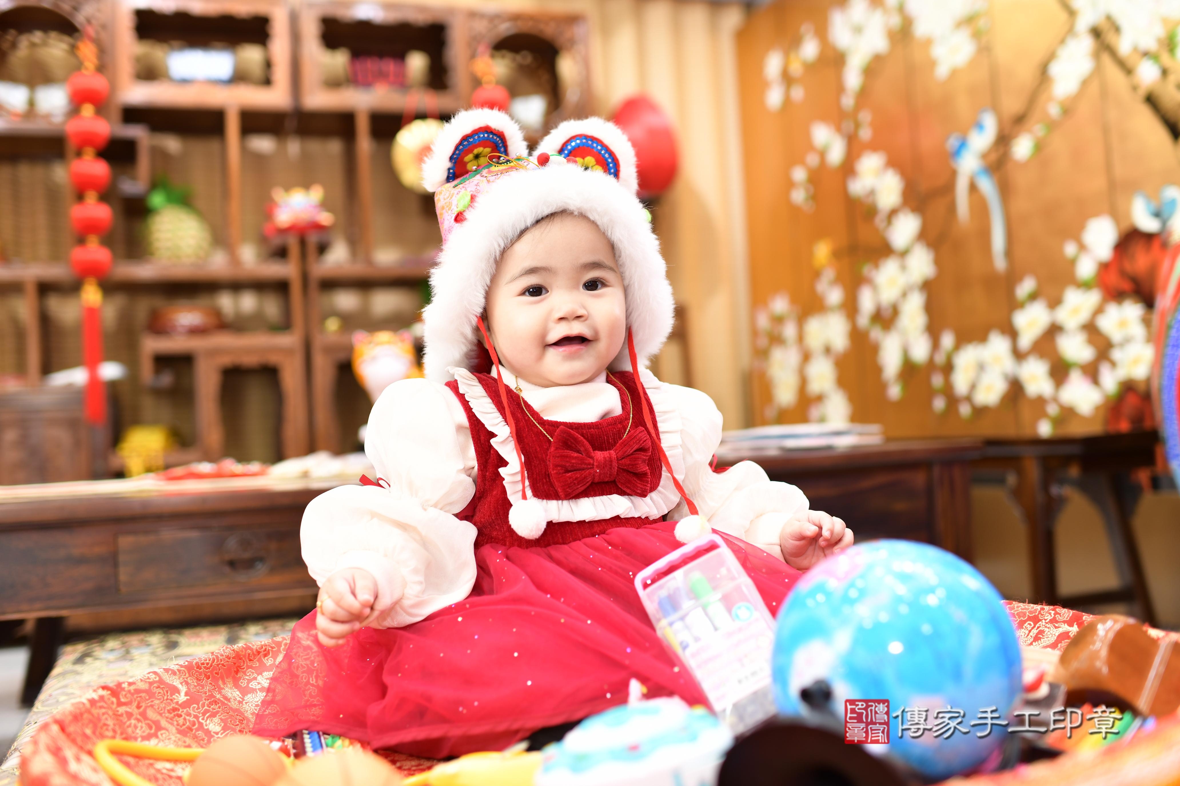 傳家手工印章台南店、抓周、度脺、中國風會場、傳家嬰兒古禮、吉祥話、抓周道具物品24種、拍照。抓周證書。寶寶抓周、滿周歲、生日快樂、祝福 傳家手工印章台南店、抓周、度脺、中國風會場、傳家嬰兒古禮、吉祥話、抓周道具物品24種、拍照。抓周證書。寶寶抓周、滿周歲、生日快樂、祝福