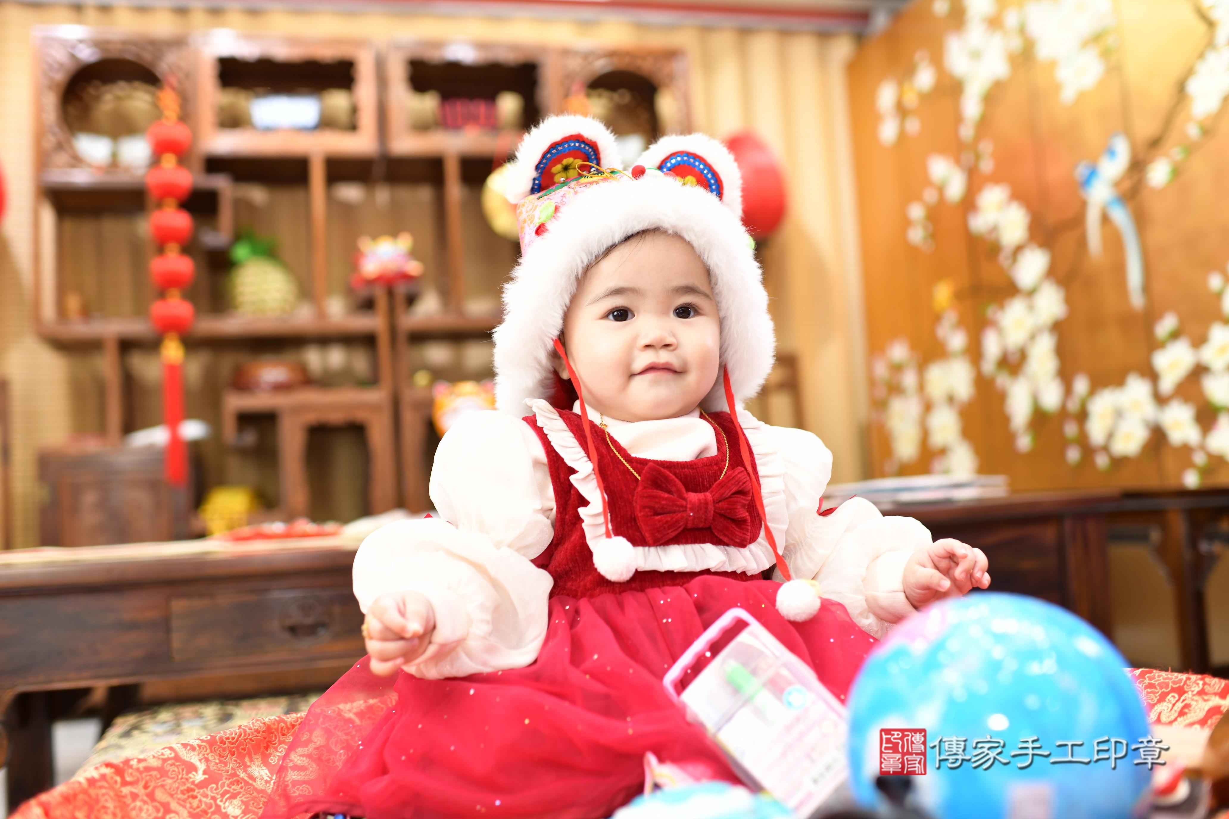 傳家手工印章台南店、抓周、度脺、中國風會場、傳家嬰兒古禮、吉祥話、抓周道具物品24種、拍照。抓周證書。寶寶抓周、滿周歲、生日快樂、祝福 傳家手工印章台南店、抓周、度脺、中國風會場、傳家嬰兒古禮、吉祥話、抓周道具物品24種、拍照。抓周證書。寶寶抓周、滿周歲、生日快樂、祝福