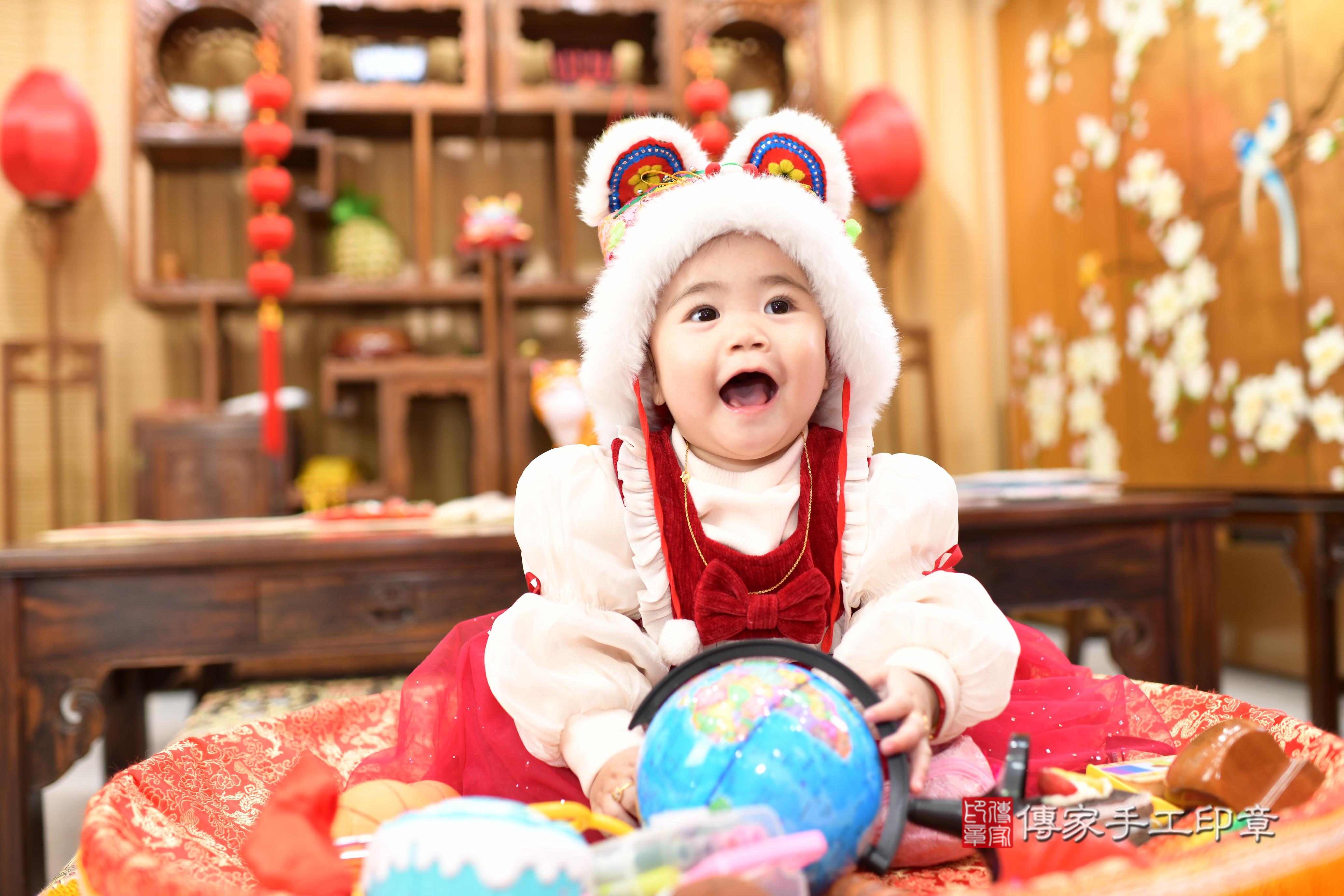 傳家手工印章台南店、抓周、度脺、中國風會場、傳家嬰兒古禮、吉祥話、抓周道具物品24種、拍照。抓周證書。寶寶抓周、滿周歲、生日快樂、祝福 傳家手工印章台南店、抓周、度脺、中國風會場、傳家嬰兒古禮、吉祥話、抓周道具物品24種、拍照。抓周證書。寶寶抓周、滿周歲、生日快樂、祝福