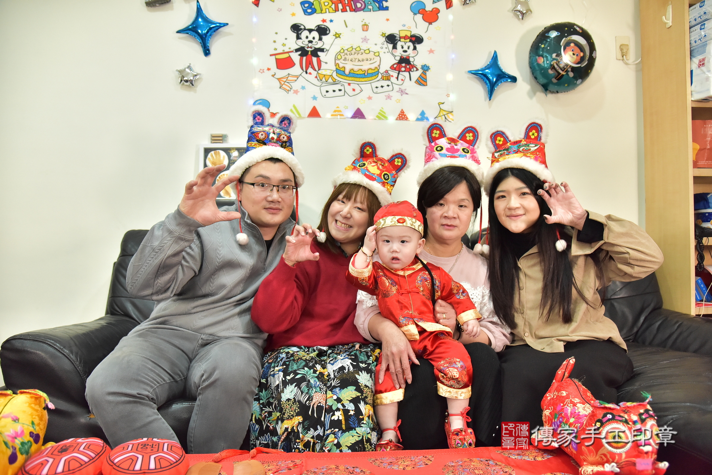 桃園市小莃寶寶抓周推薦:傳家新北店到府抓周,嬰兒古禮抓周流程儀式吉祥話、抓周道具物品24種、拍照。抓周證書。2025.1.12,照片2 桃園市小莃寶寶抓周推薦:傳家新北店到府抓周,嬰兒古禮抓周流程儀式吉祥話、抓周道具物品24種、拍照。抓周證書。2025.1.12,照片2