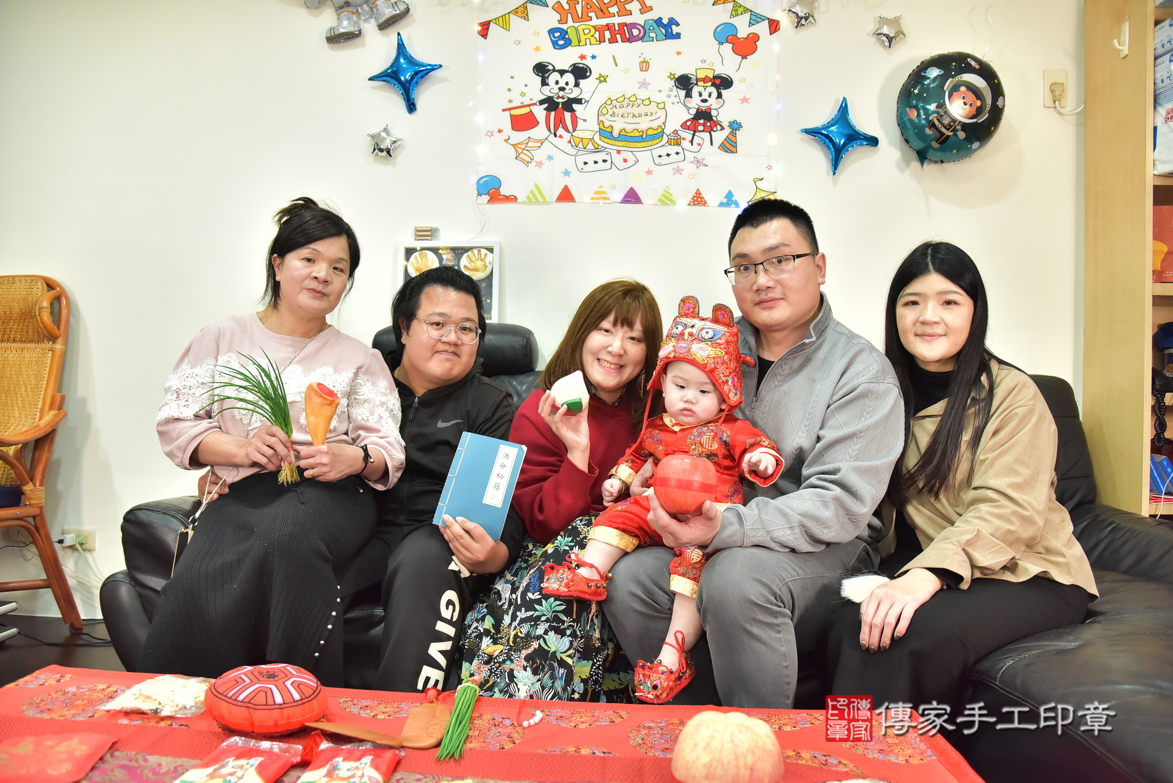 桃園市小莃寶寶抓周推薦:傳家新北店到府抓周,嬰兒古禮抓周流程儀式吉祥話、抓周道具物品24種、拍照。抓周證書。2025.1.12,照片13 桃園市小莃寶寶抓周推薦:傳家新北店到府抓周,嬰兒古禮抓周流程儀式吉祥話、抓周道具物品24種、拍照。抓周證書。2025.1.12,照片13