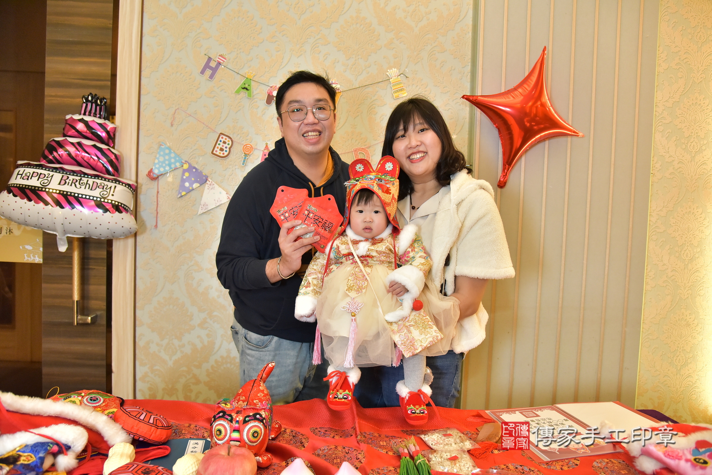 桃園市宸宸寶寶抓周推薦：傳家新北店到府抓周，嬰兒古禮抓周流程儀式吉祥話、抓周道具物品24種、拍照。抓周證書。2025.1.19，照片11