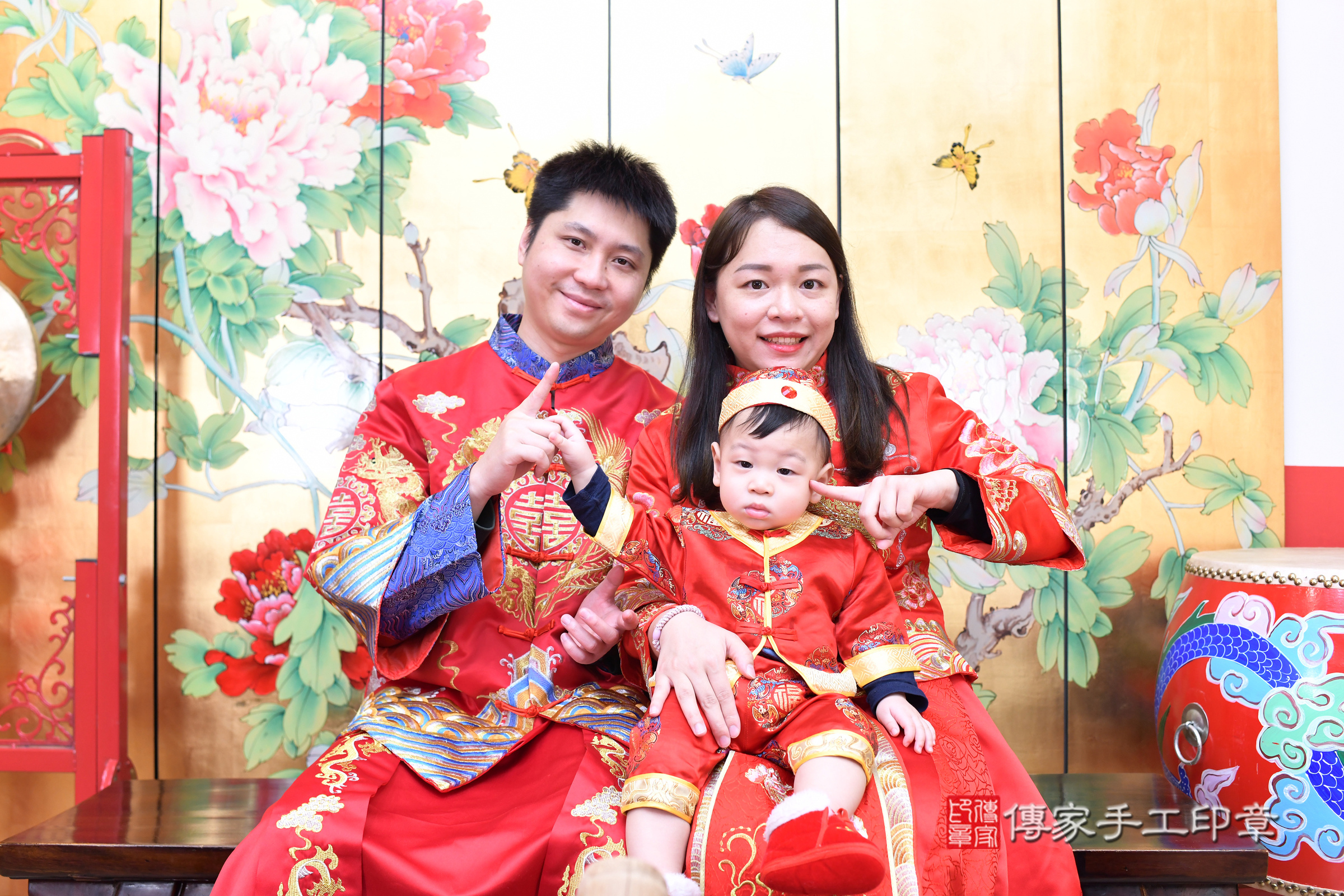 台北市大同區荃荃寶寶抓周推薦:傳家台北店抓周度脺中國風會場,嬰兒古禮抓周流程儀式吉祥話、抓周道具物品24種、拍照。抓周證書。2025.1.25,照片28 台北市大同區荃荃寶寶抓周推薦:傳家台北店抓周度脺中國風會場,嬰兒古禮抓周流程儀式吉祥話、抓周道具物品24種、拍照。抓周證書。2025.1.25,照片28