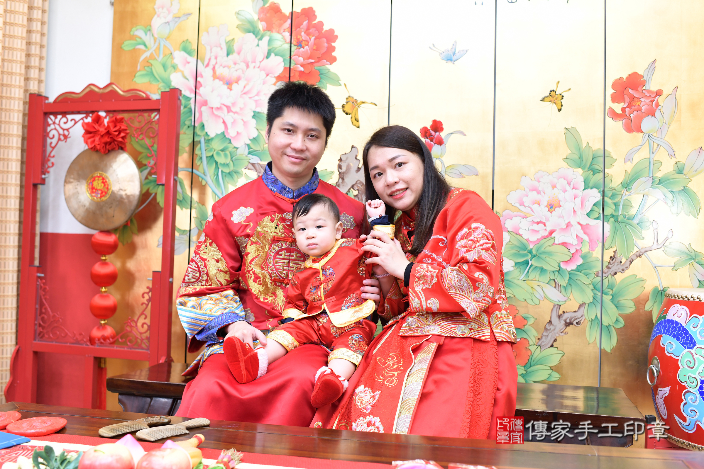 台北市大同區荃荃寶寶抓周推薦:傳家台北店抓周度脺中國風會場,嬰兒古禮抓周流程儀式吉祥話、抓周道具物品24種、拍照。抓周證書。2025.1.25,照片21 台北市大同區荃荃寶寶抓周推薦:傳家台北店抓周度脺中國風會場,嬰兒古禮抓周流程儀式吉祥話、抓周道具物品24種、拍照。抓周證書。2025.1.25,照片21