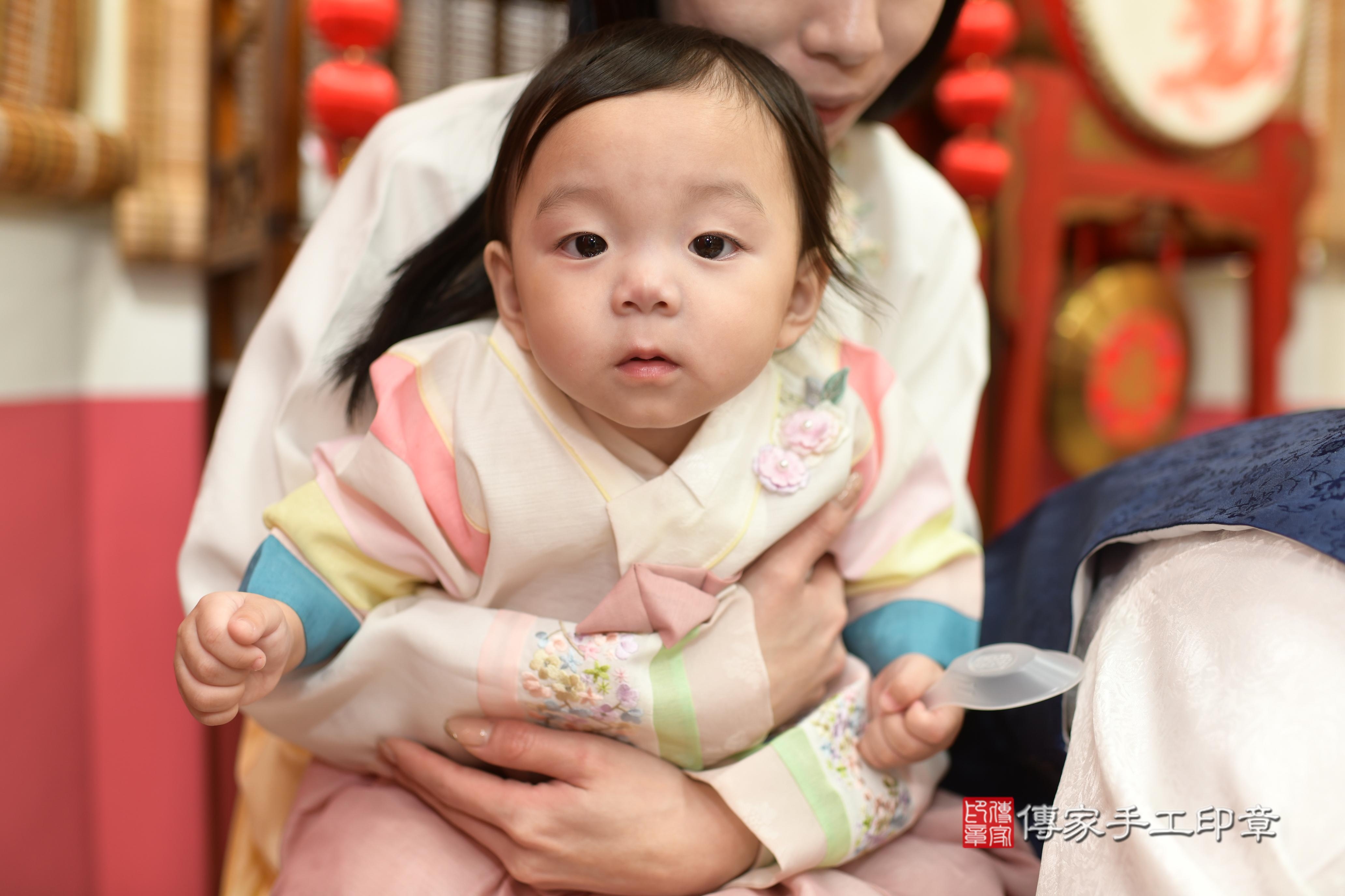 傳家手工印章高雄店、抓周、度脺、中國風會場、傳家嬰兒古禮、吉祥話、抓周道具物品24種、拍照。抓周證書。寶寶抓周、滿周歲、生日快樂、祝福