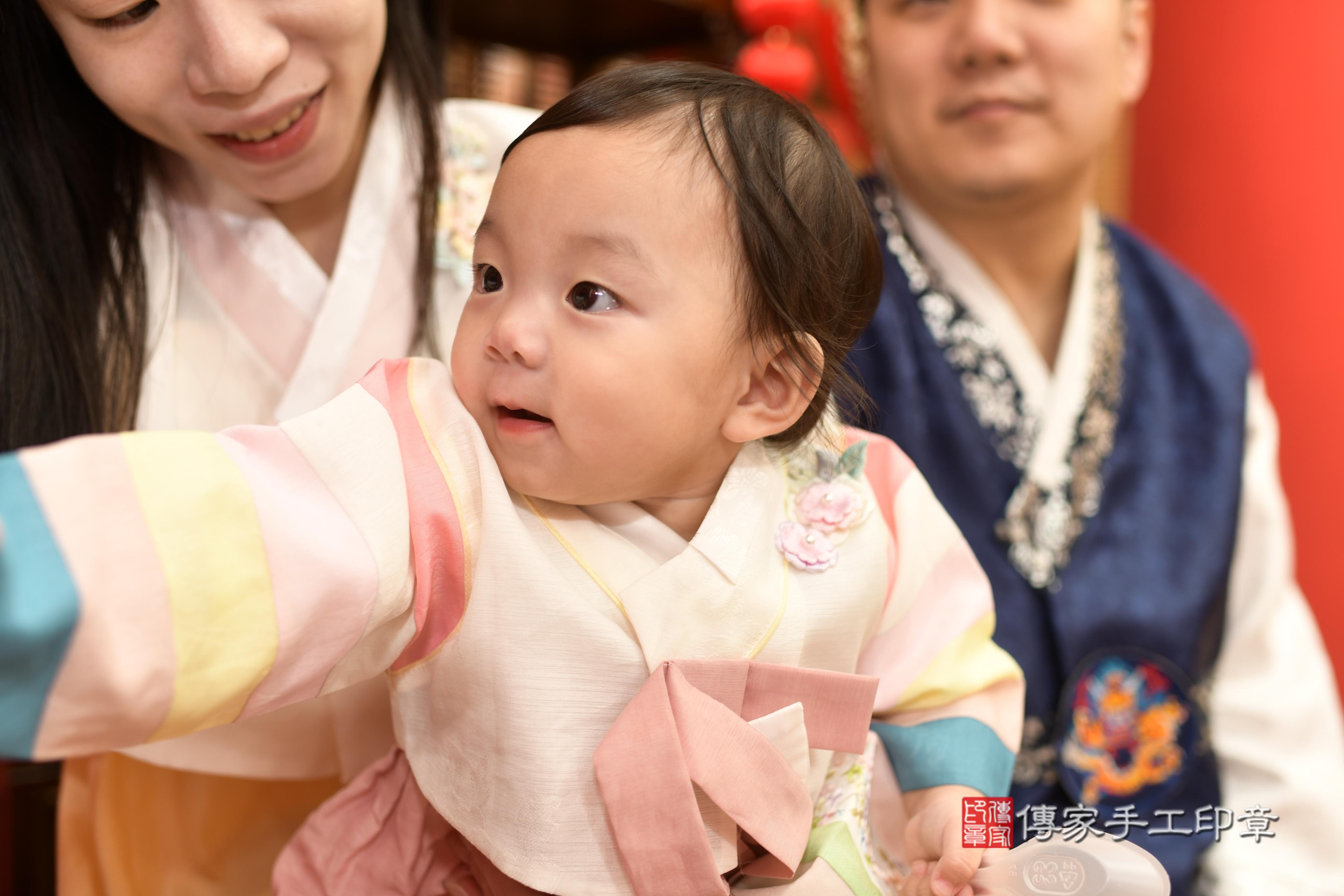 傳家手工印章高雄店、抓周、度脺、中國風會場、傳家嬰兒古禮、吉祥話、抓周道具物品24種、拍照。抓周證書。寶寶抓周、滿周歲、生日快樂、祝福