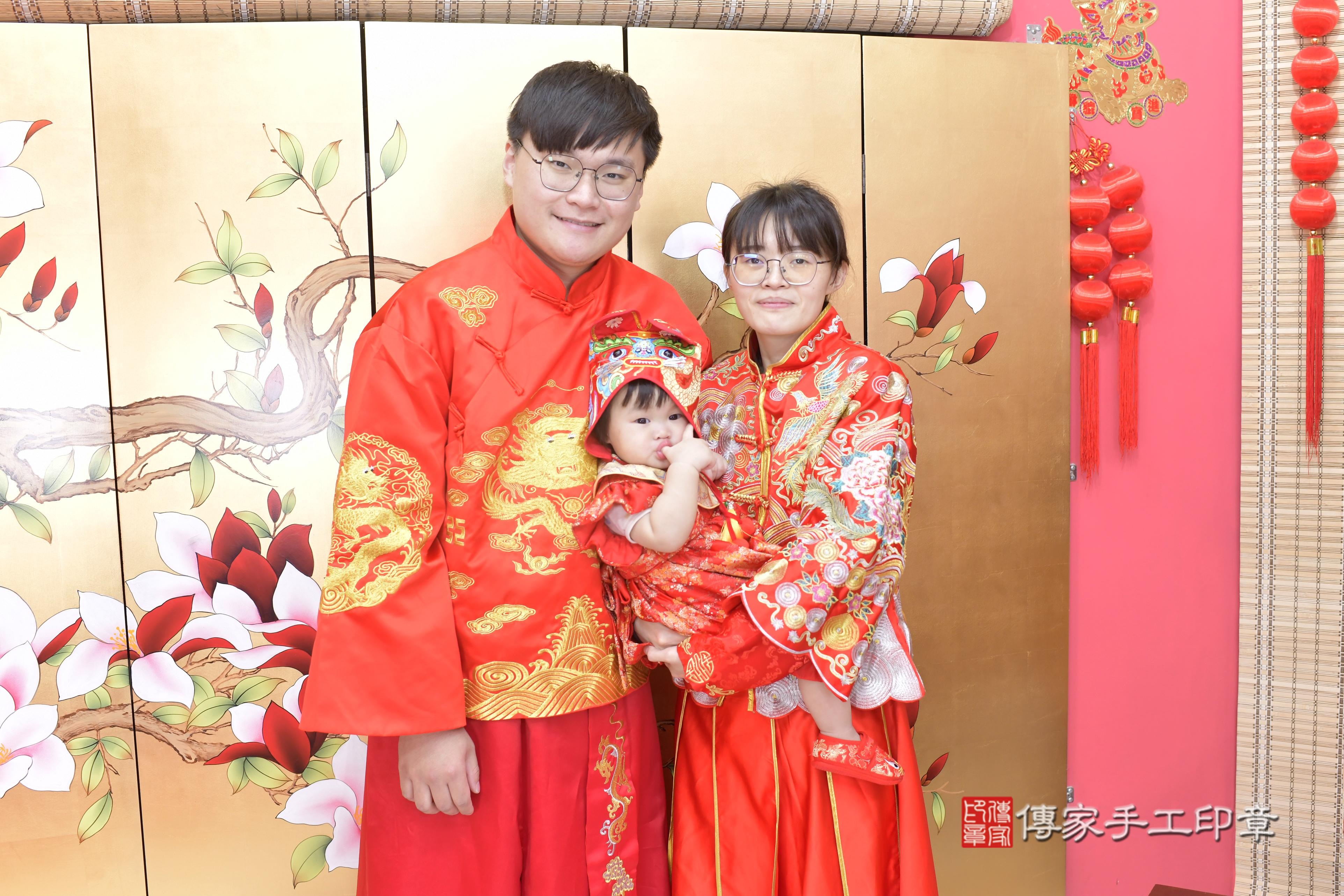 傳家手工印章新竹店、抓周、度脺、中國風會場、傳家嬰兒古禮、吉祥話、抓周道具物品24種、拍照。抓周證書。寶寶抓周、滿周歲、生日快樂、祝福