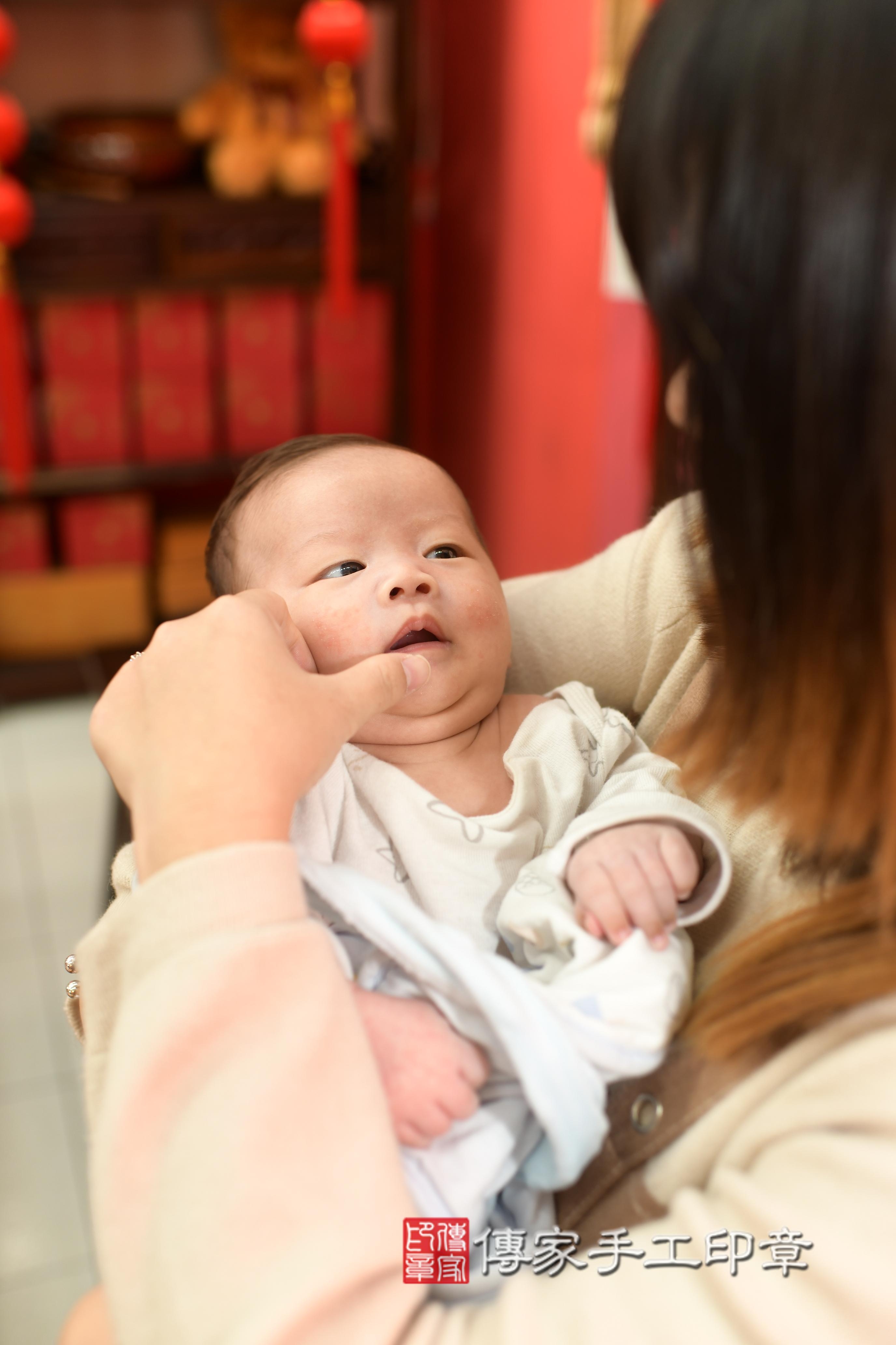 傳家手工印章高雄店、抓周、度脺、中國風會場、傳家嬰兒古禮、吉祥話、抓周道具物品24種、拍照。抓周證書。寶寶抓周、滿周歲、生日快樂、祝福