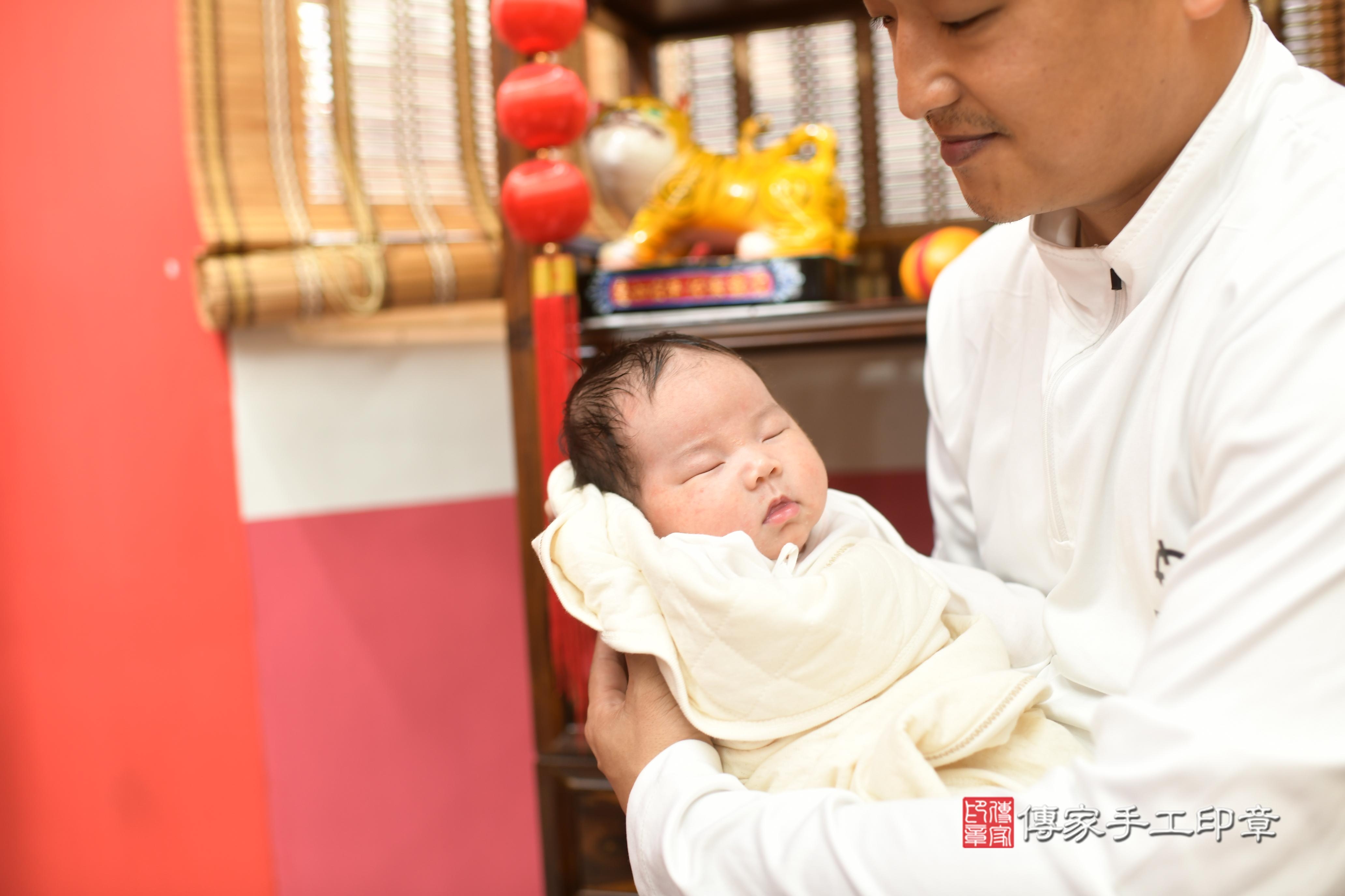 傳家手工印章高雄店、抓周、度脺、中國風會場、傳家嬰兒古禮、吉祥話、抓周道具物品24種、拍照。抓周證書。寶寶抓周、滿周歲、生日快樂、祝福