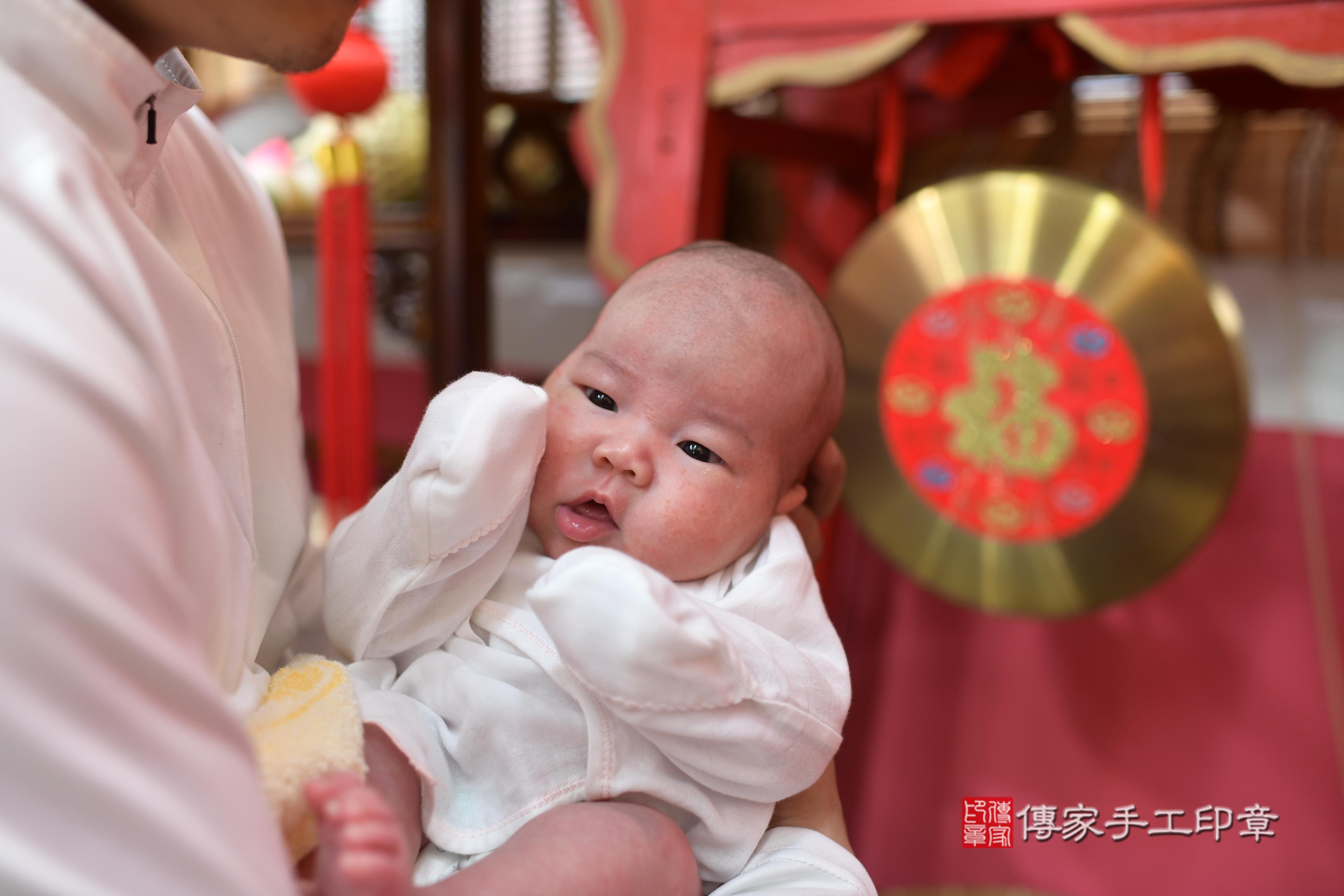 傳家手工印章高雄店、抓周、度脺、中國風會場、傳家嬰兒古禮、吉祥話、抓周道具物品24種、拍照。抓周證書。寶寶抓周、滿周歲、生日快樂、祝福